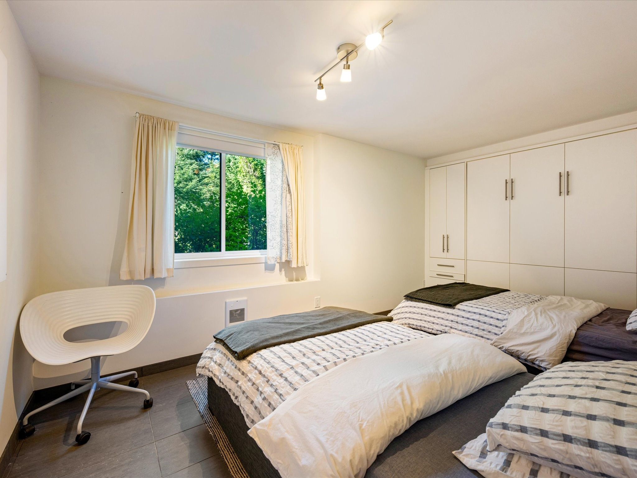 8476 Matterhorn Drive image 27