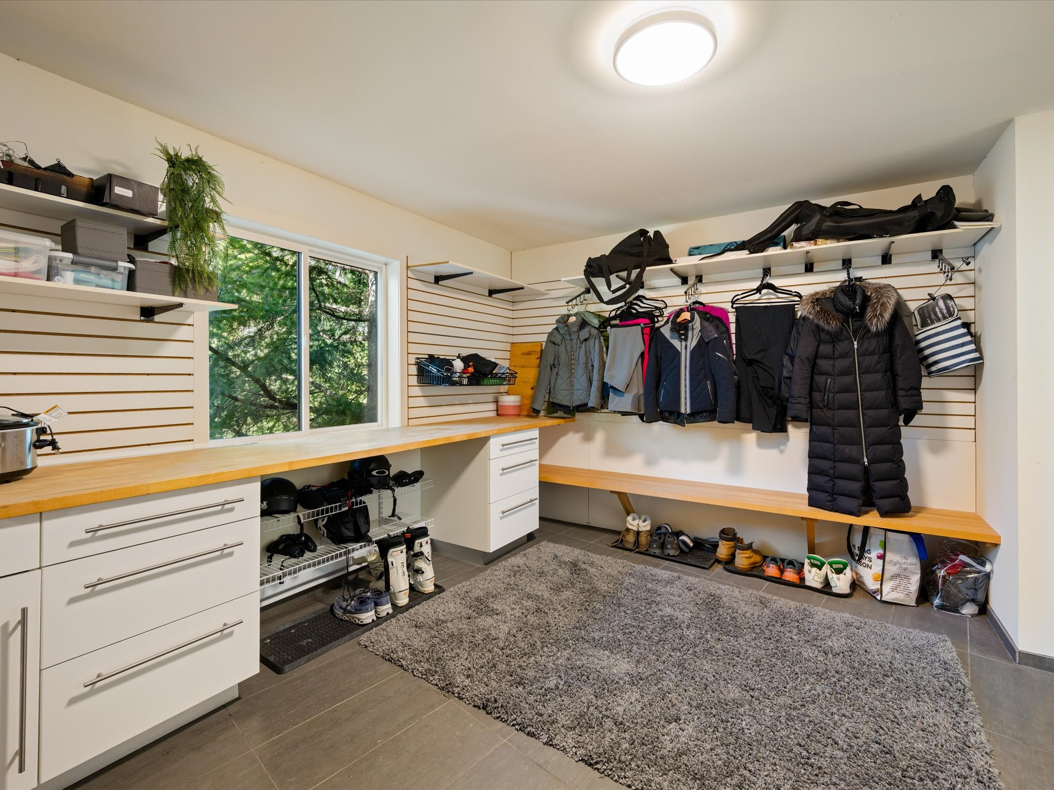 8476 Matterhorn Drive image 30