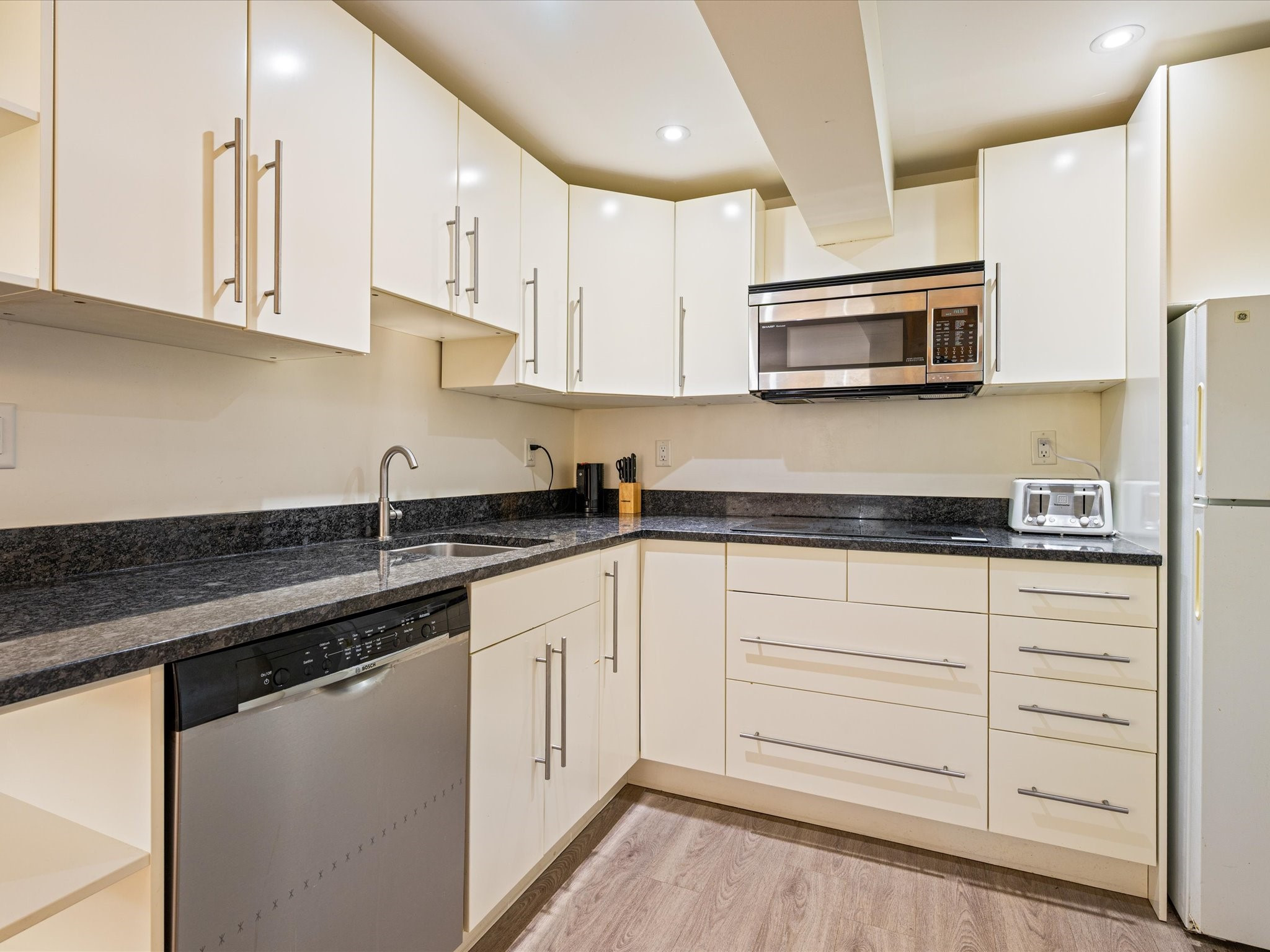 8476 Matterhorn Drive image 35