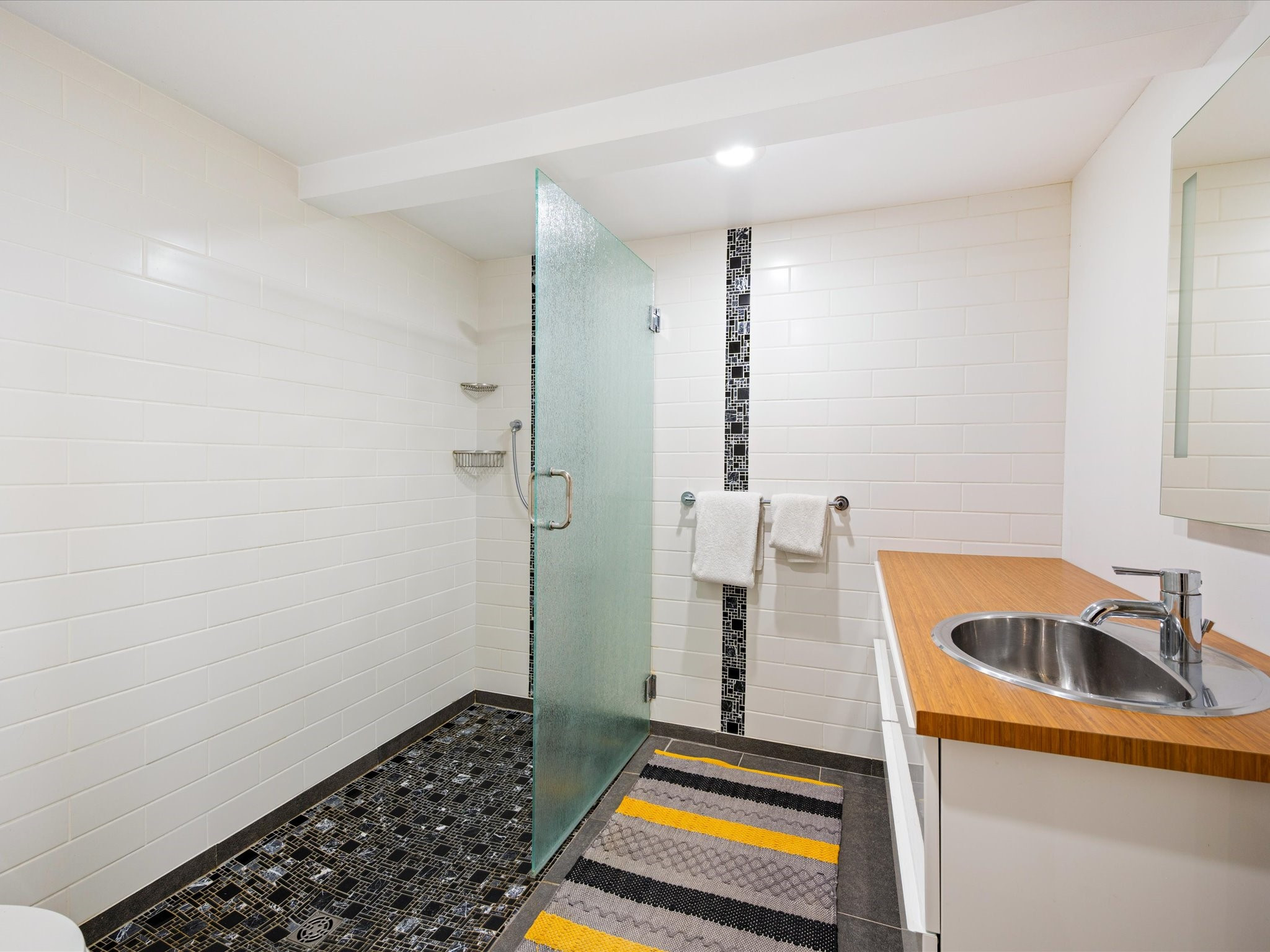 8476 Matterhorn Drive image 37