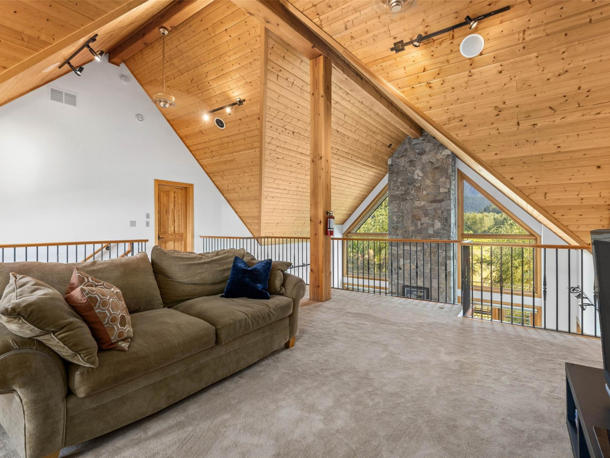 1360 Collins Road image 22