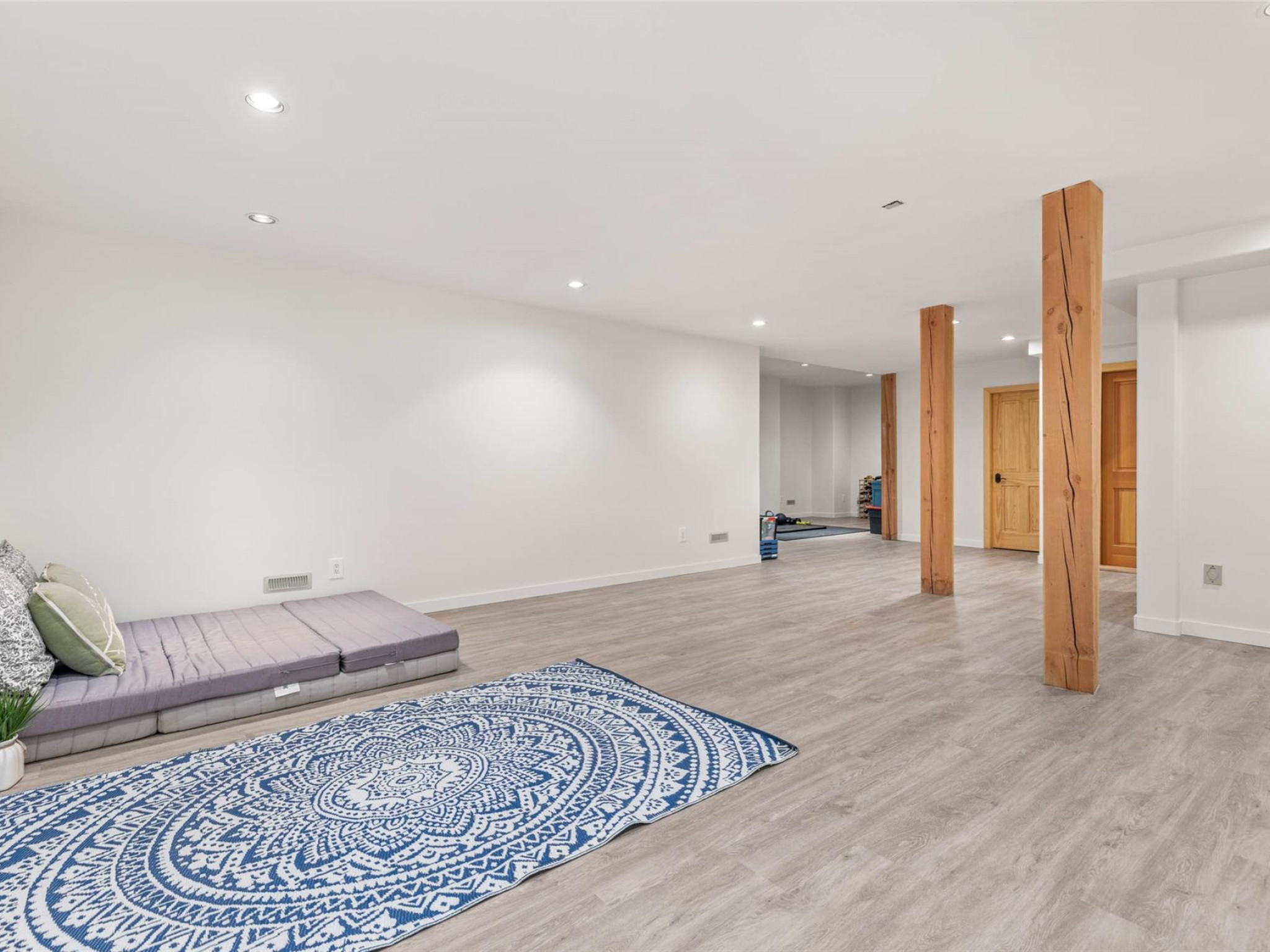 1360 Collins Road image 27