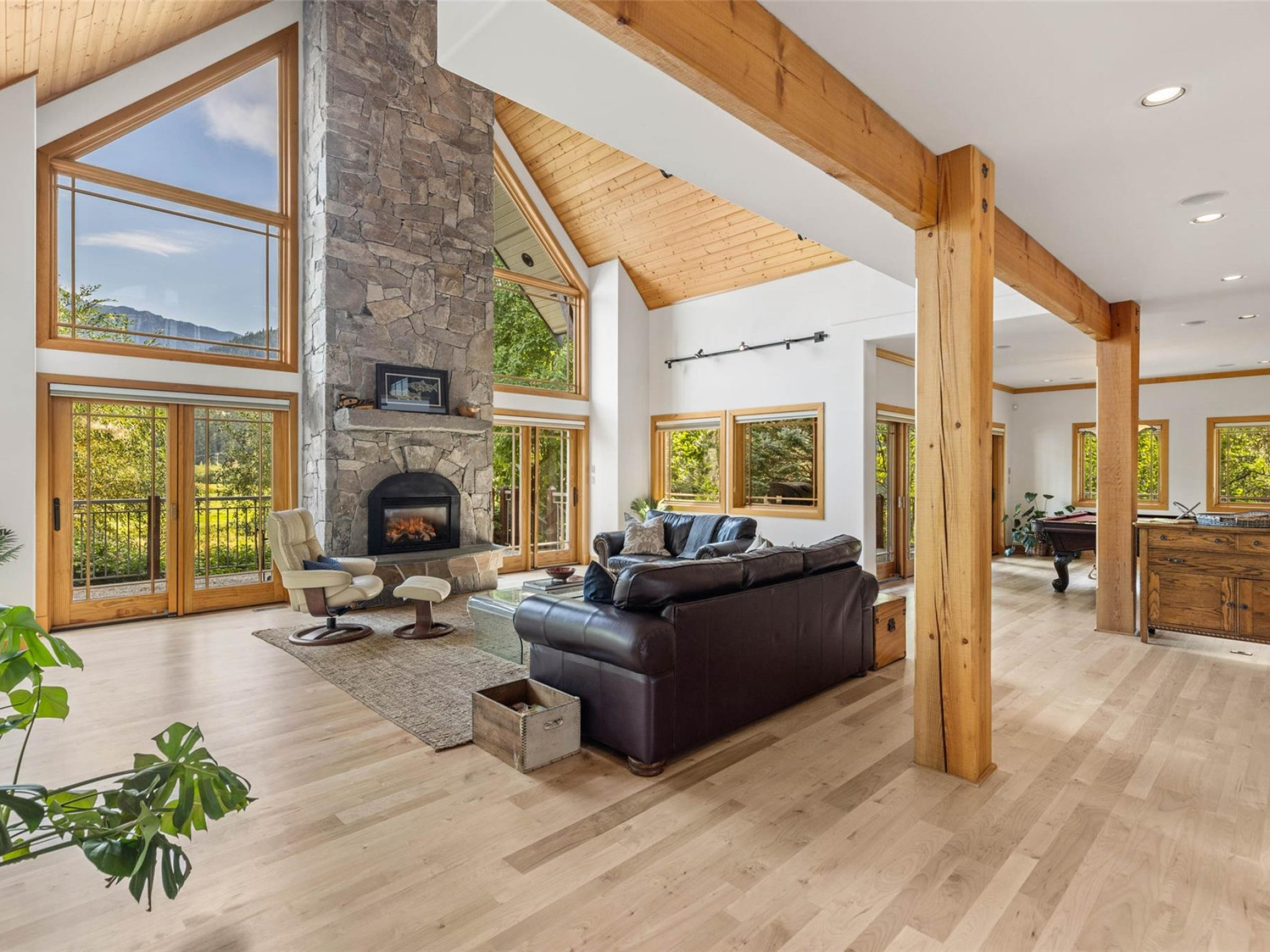 1360 Collins Road image 4