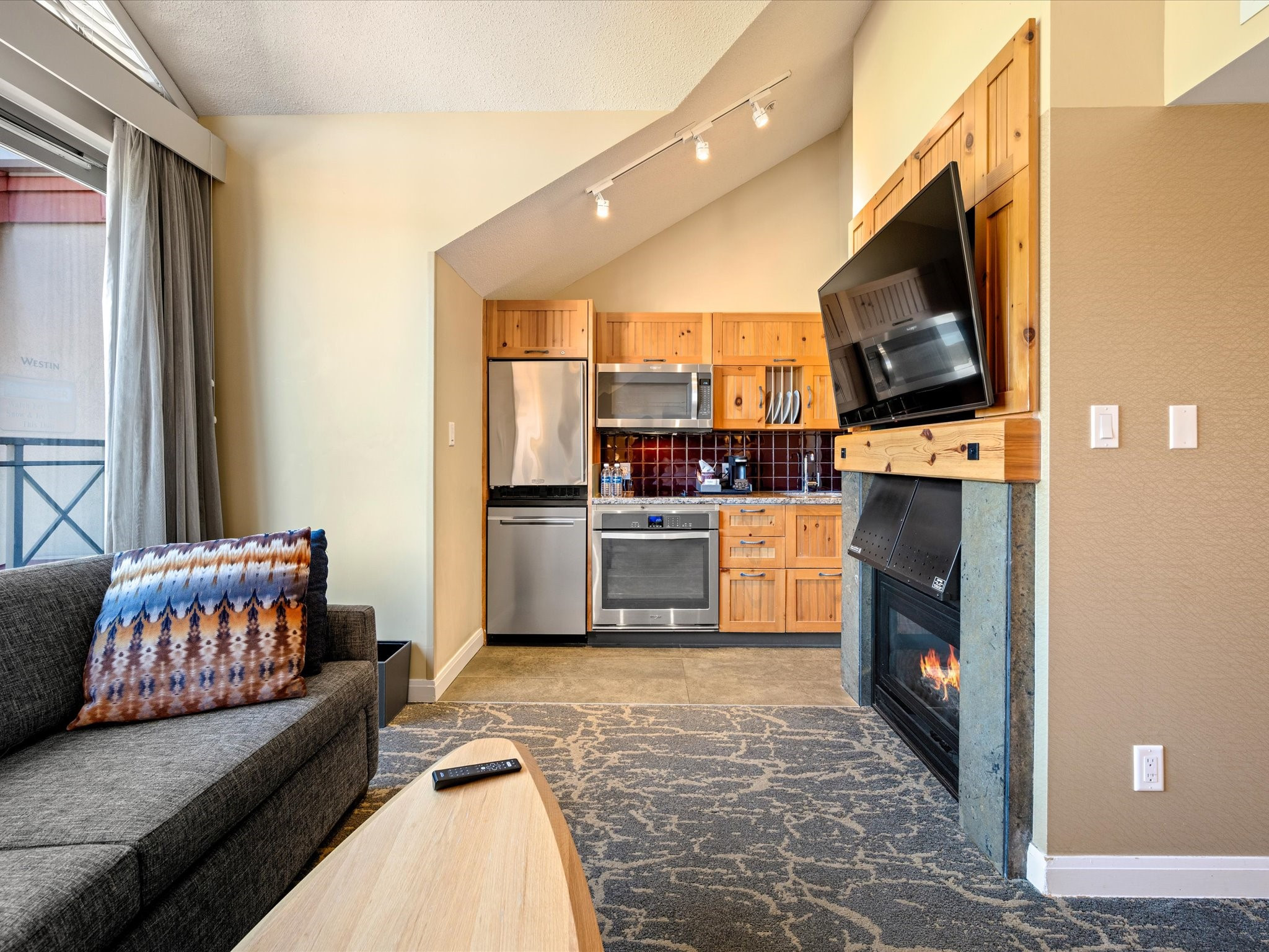 904-4090 Whistler Way image 4