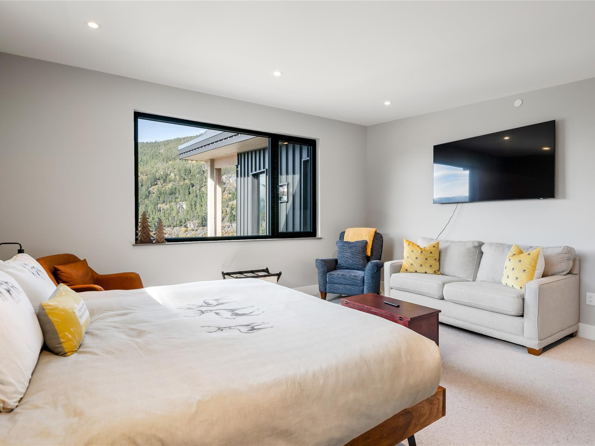 9292 Stellar's Way image 16