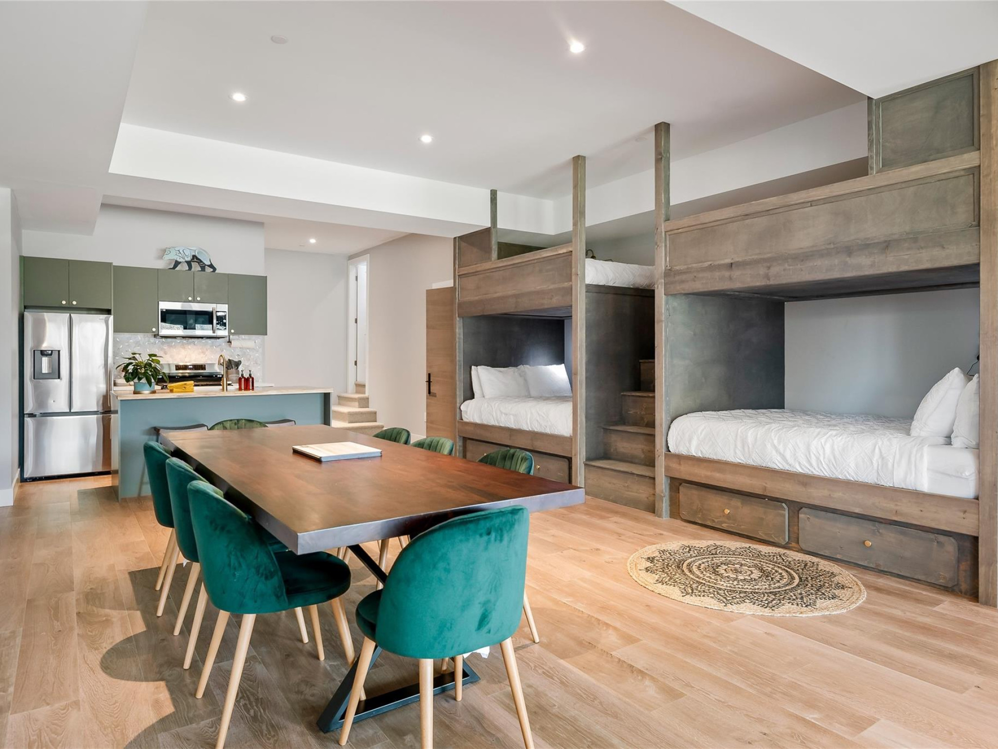 9292 Stellar's Way image 21