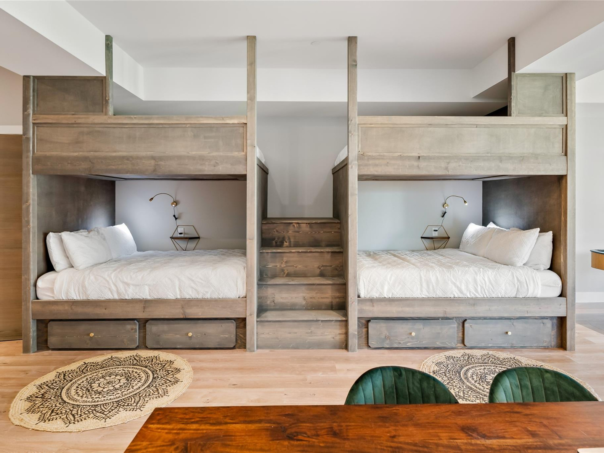 9292 Stellar's Way image 22