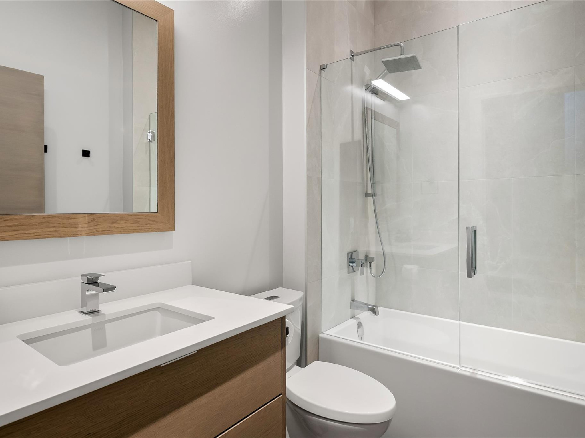 9292 Stellar's Way image 25