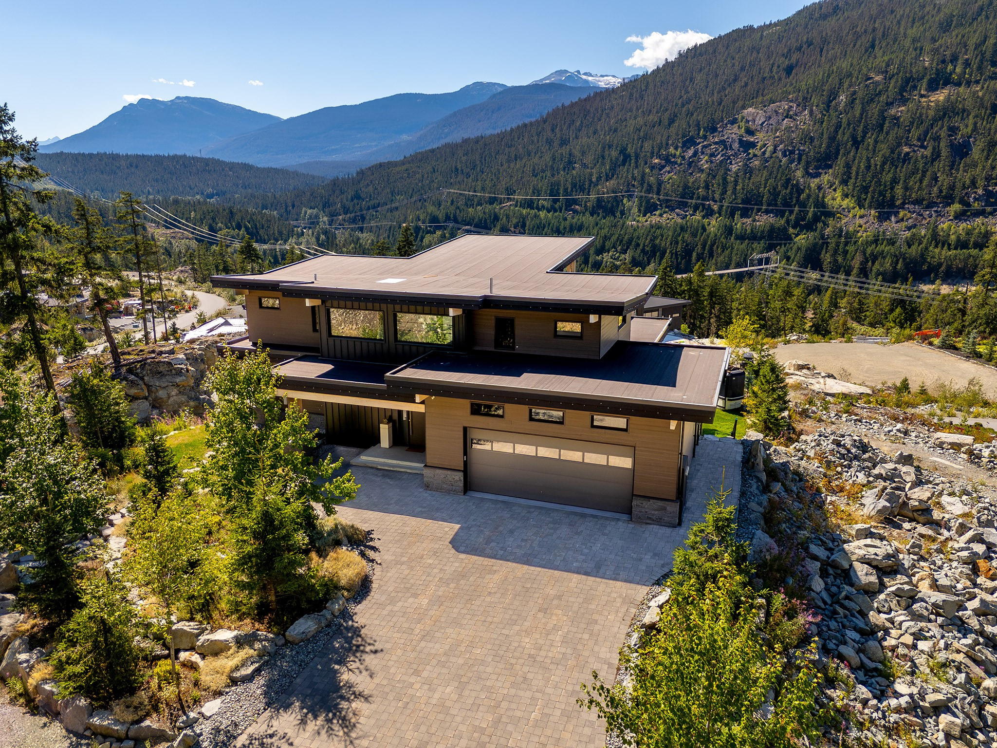 9292 Stellar's Way image 26