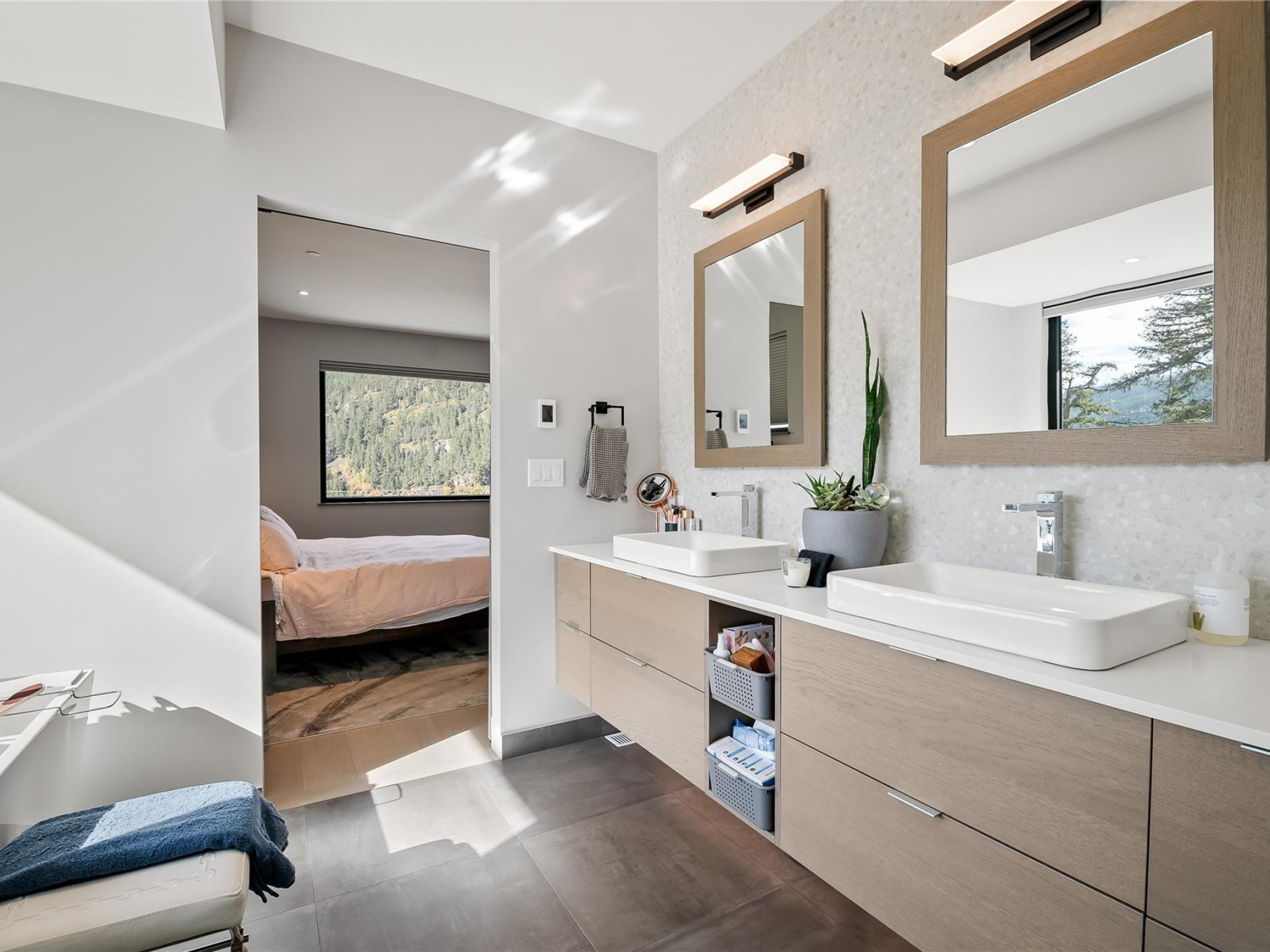 9292 Stellar's Way image 8