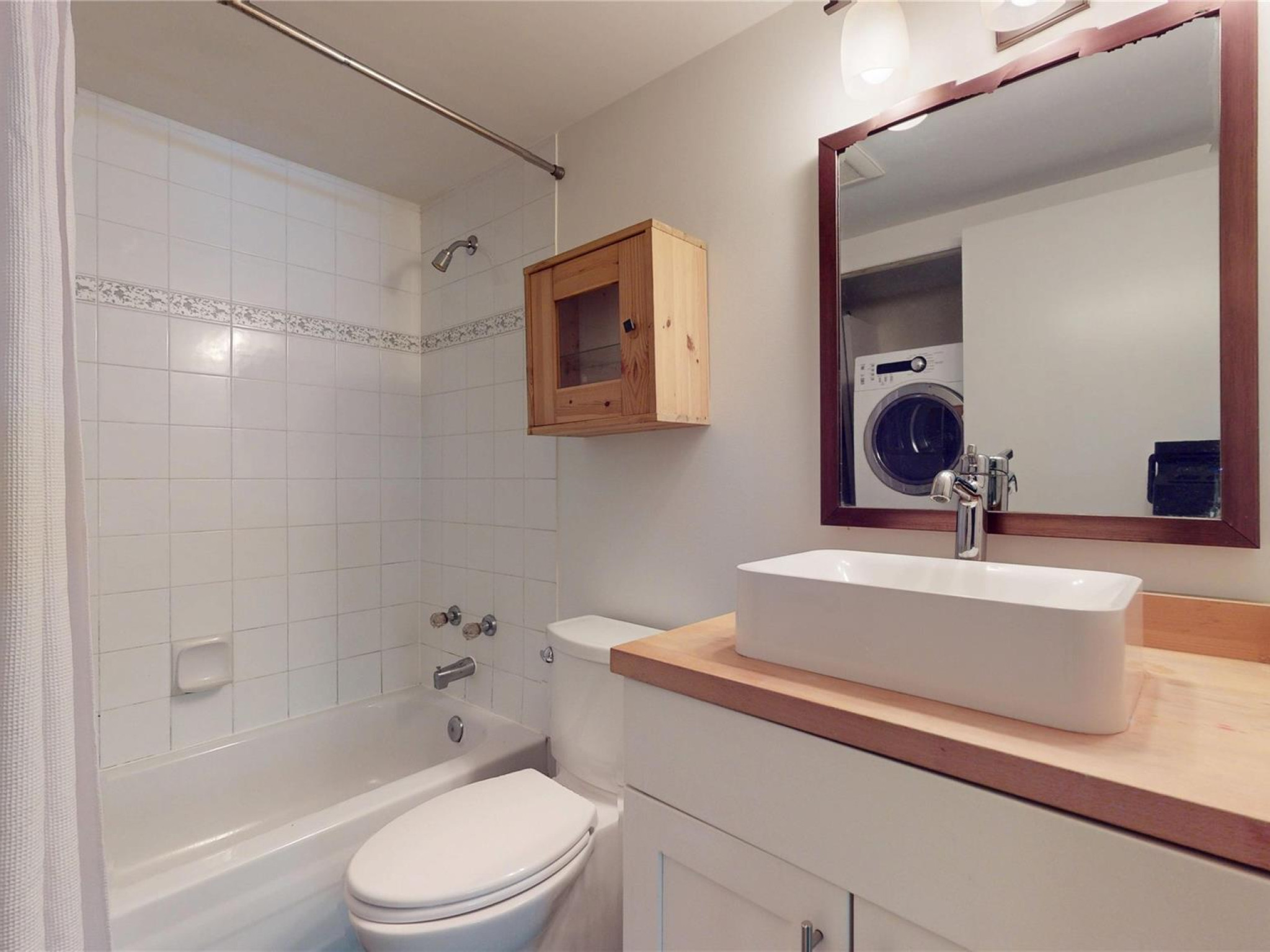 101-3070 Hillcrest Drive image 7