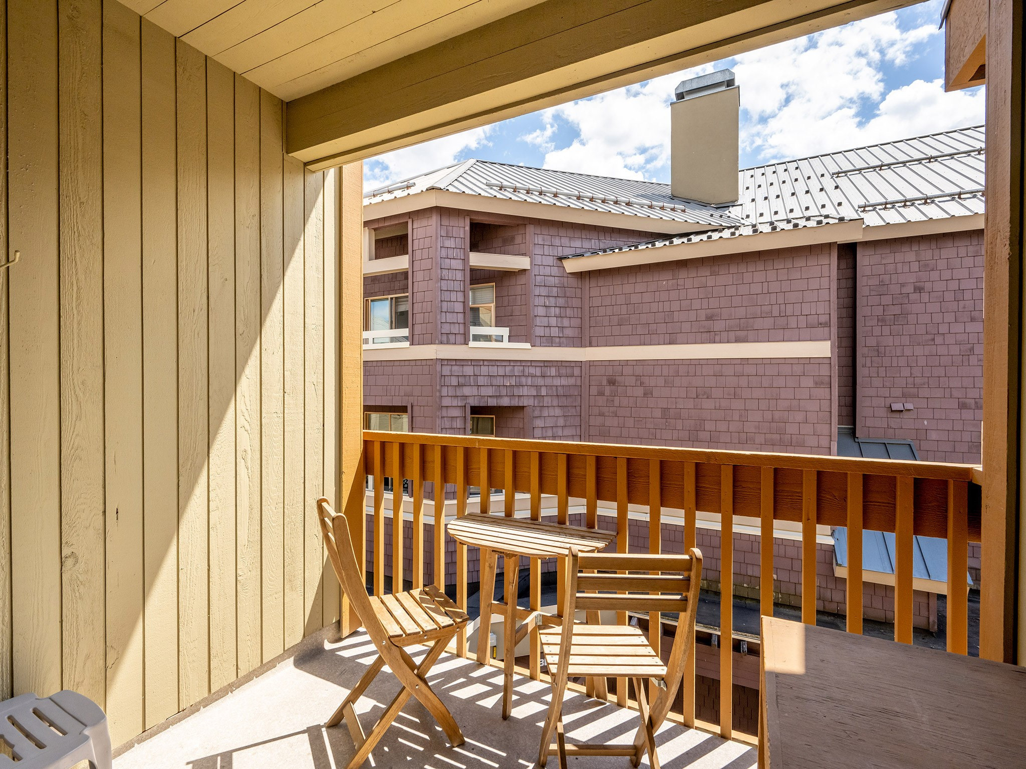 347-4340 Lorimer Road image 2