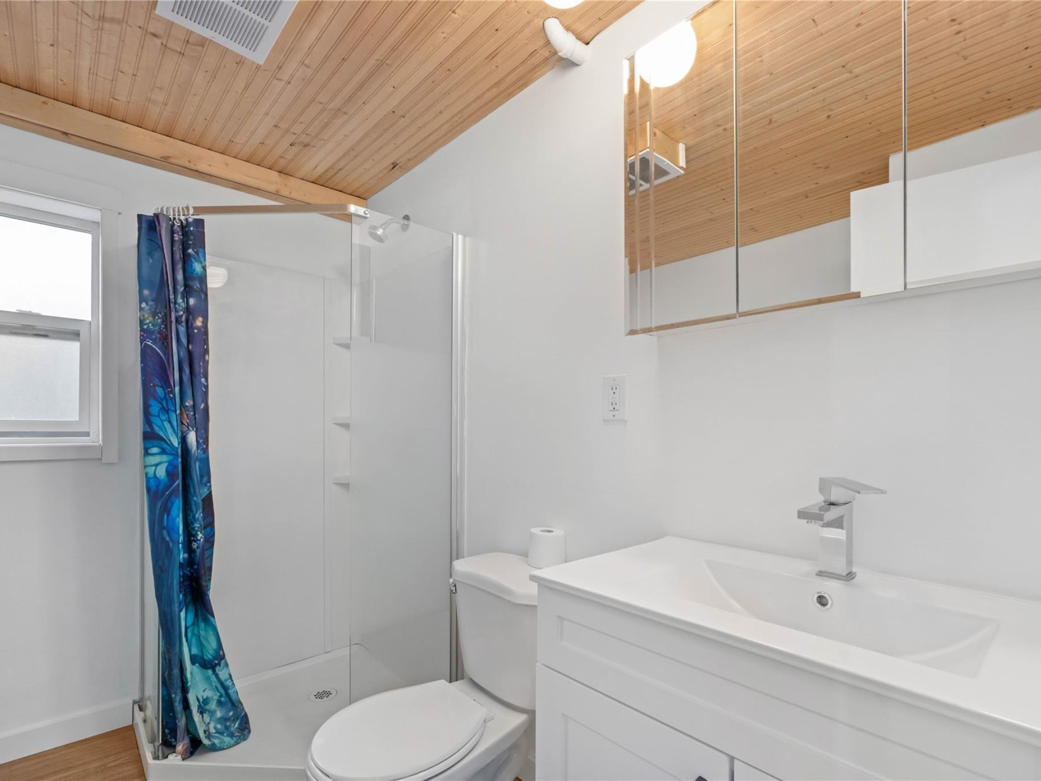 25-7370 Highway 99 image 8