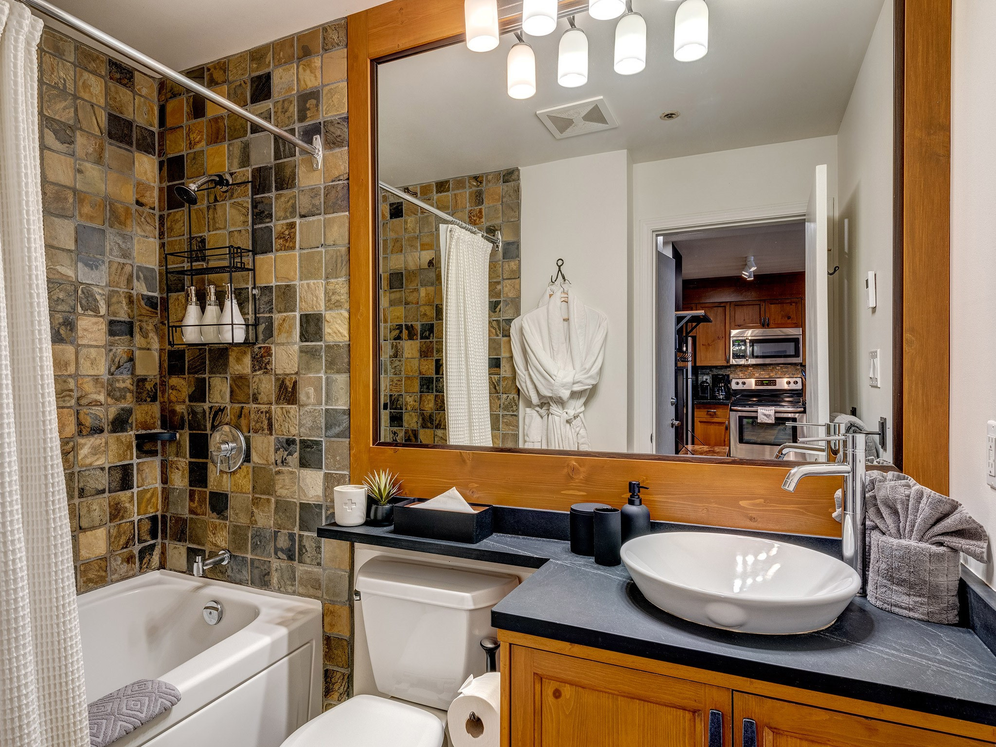 104-4573 Chateau Boulevard image 9