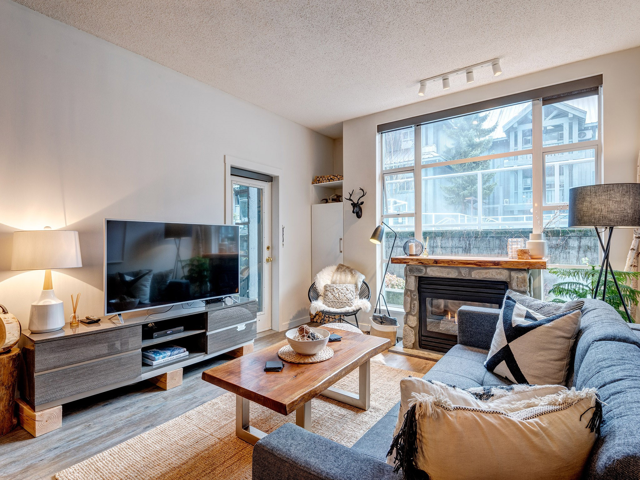 104-4573 Chateau Boulevard image 3