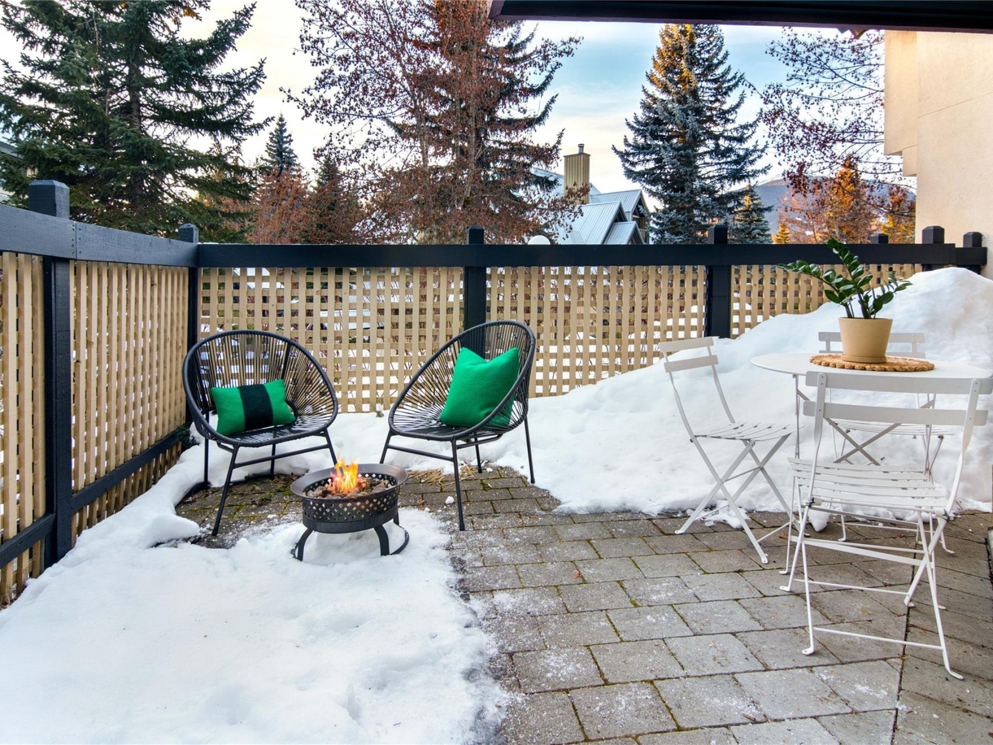 14-4637 Blackcomb Way image 19