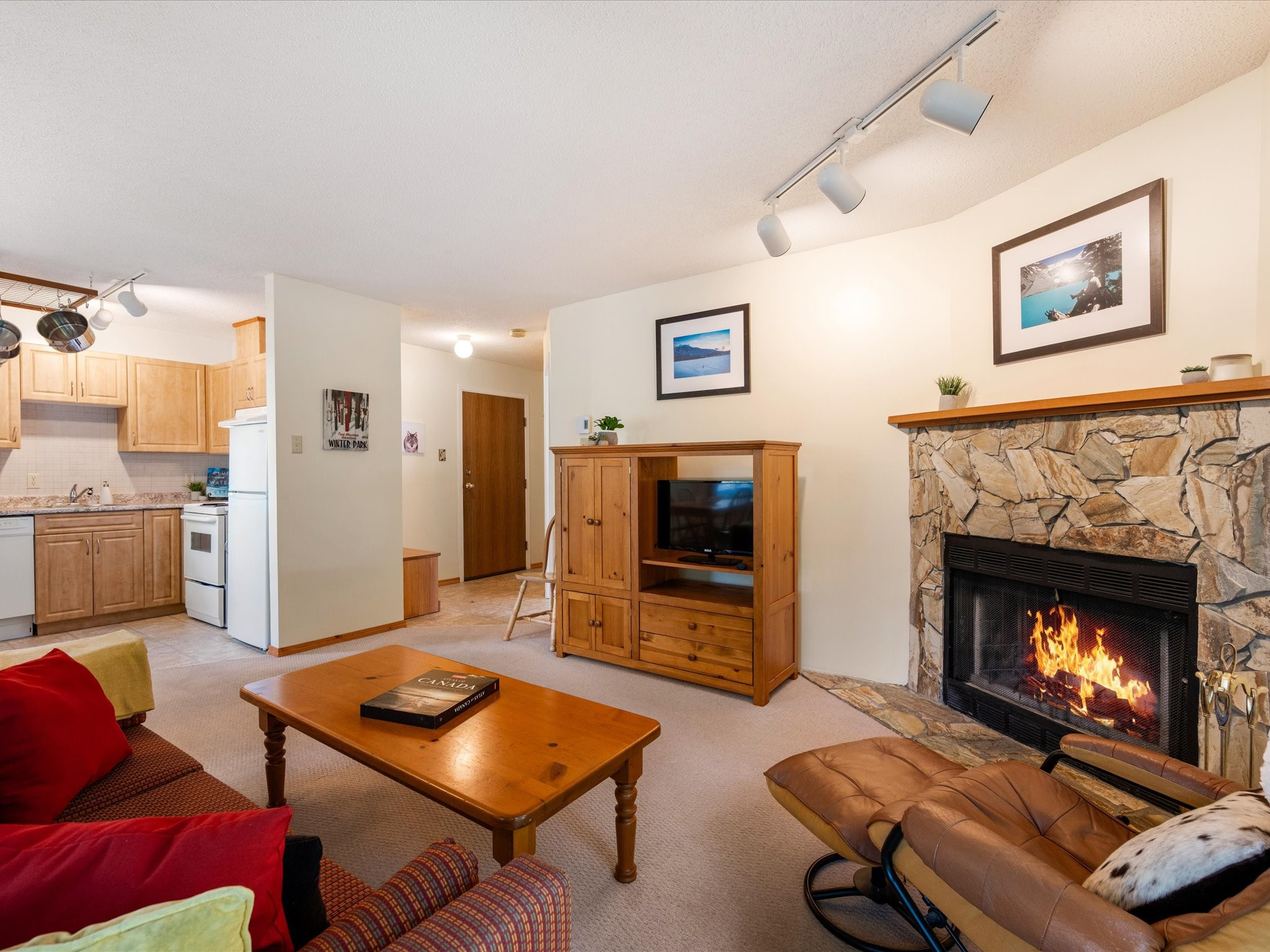 6-2217 Marmot Place image 5