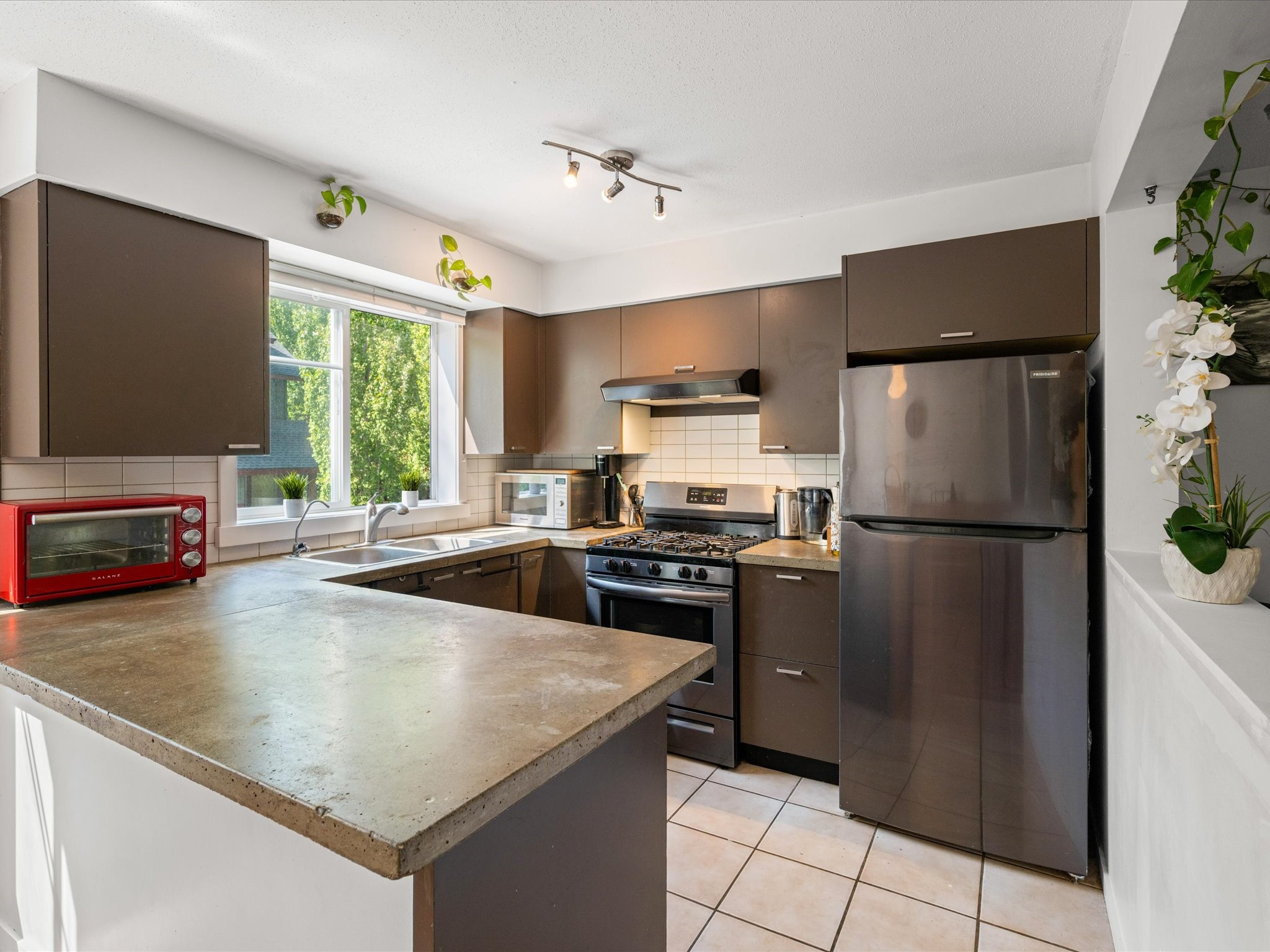 18-1450 Vine Road image 8