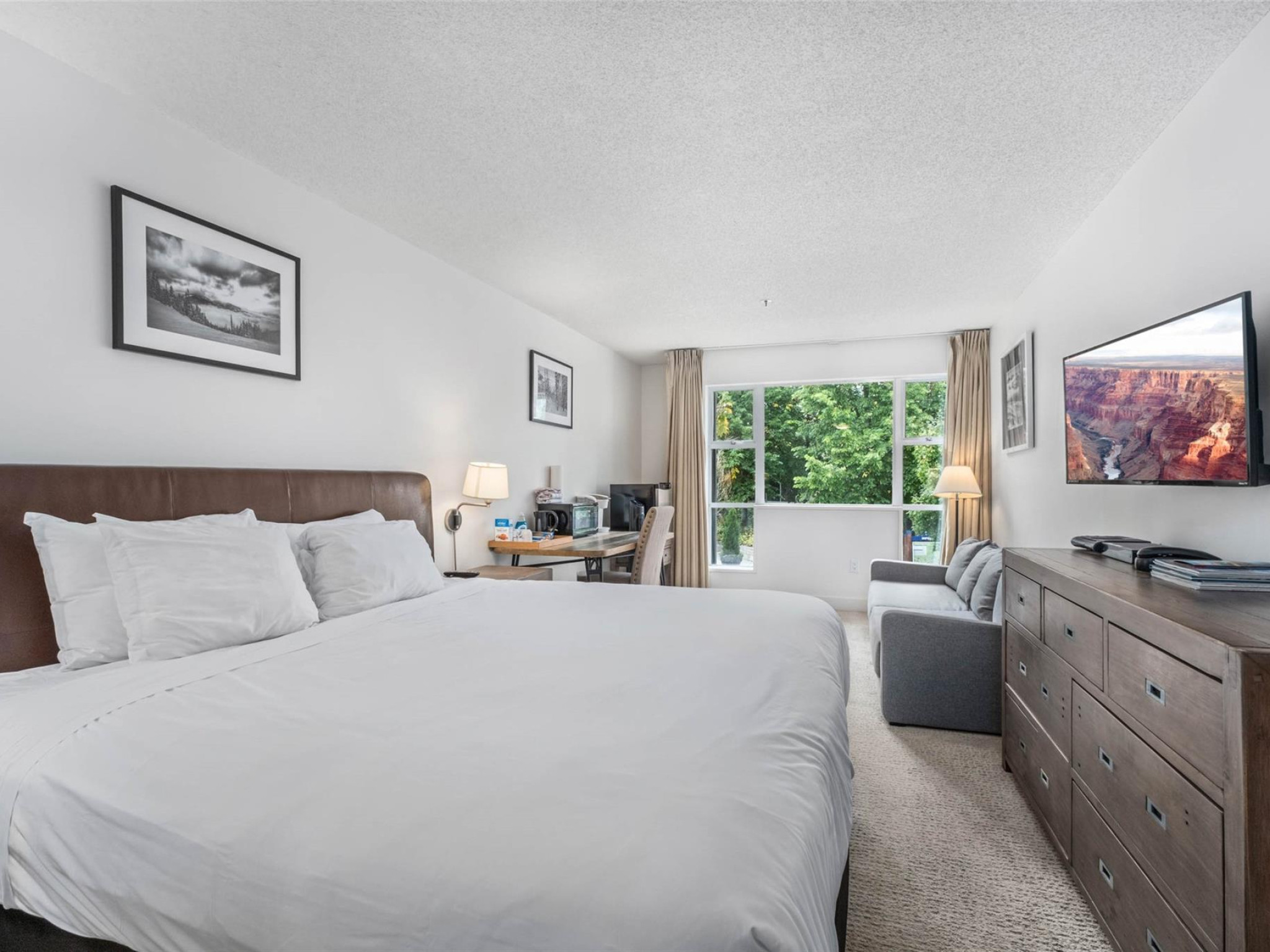 218/219-4573 Chateau Boulevard image 13