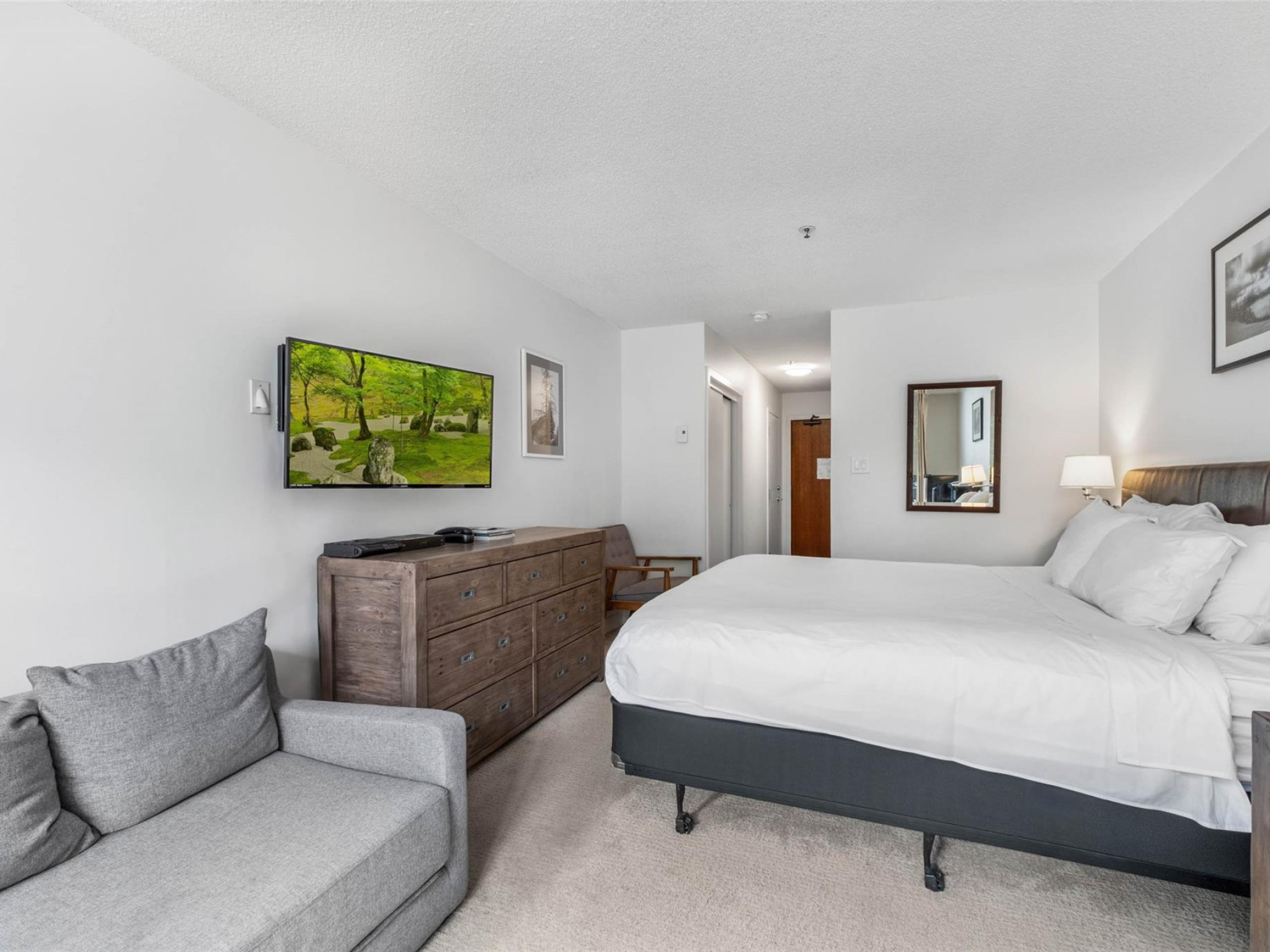 218/219-4573 Chateau Boulevard image 15