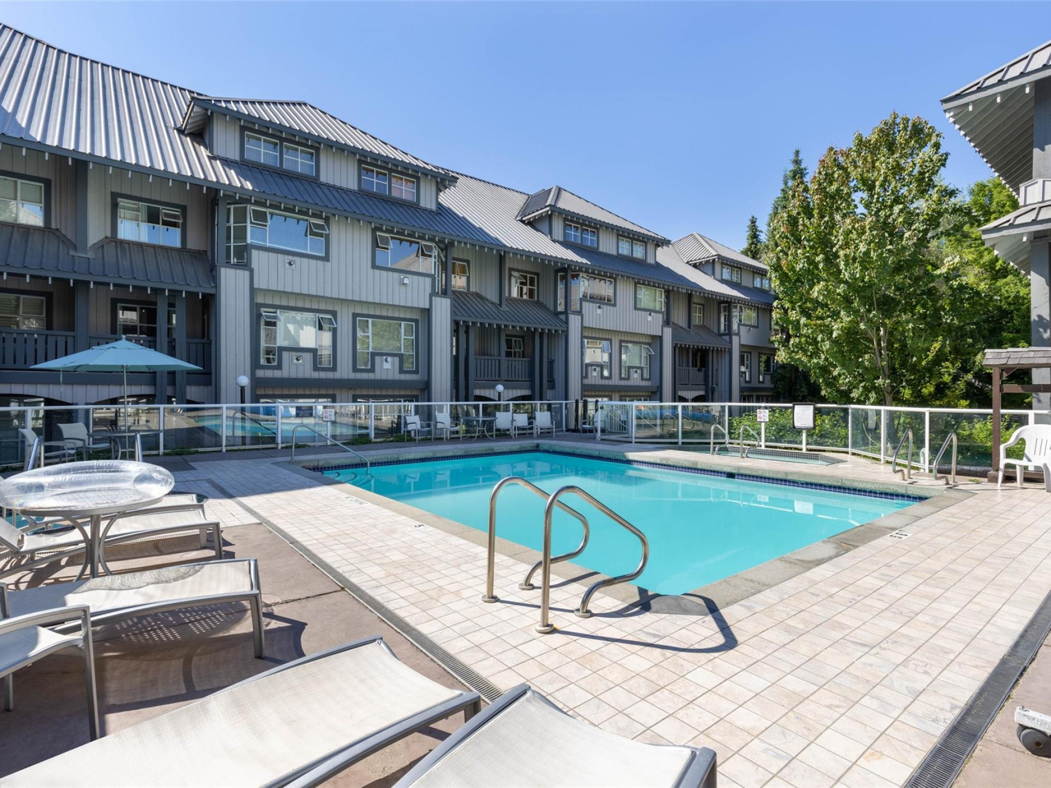 218/219-4573 Chateau Boulevard image 19