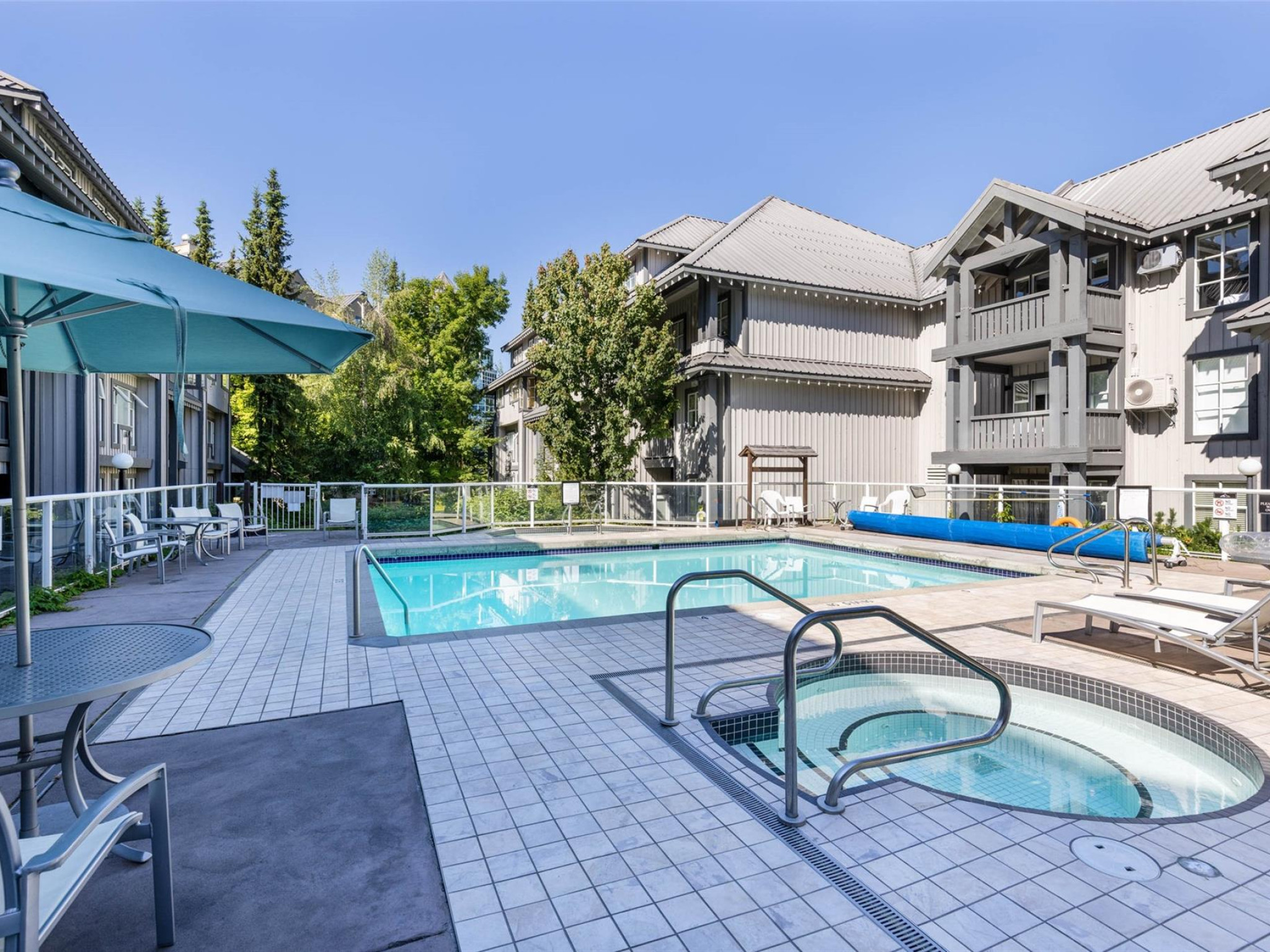 218/219-4573 Chateau Boulevard image 20