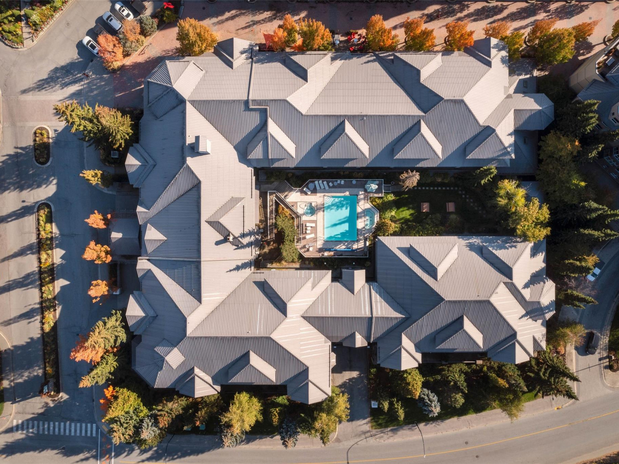 218/219-4573 Chateau Boulevard image 22