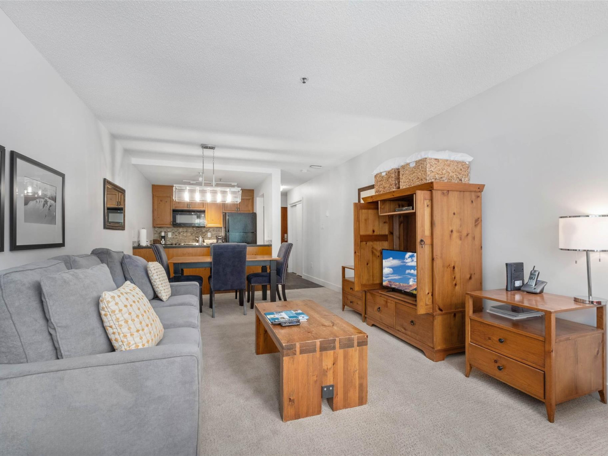 218/219-4573 Chateau Boulevard image 5