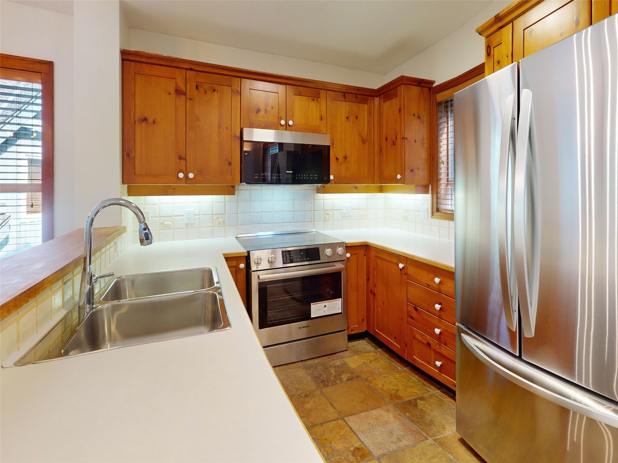 5-4661 Blackcomb Way image 8