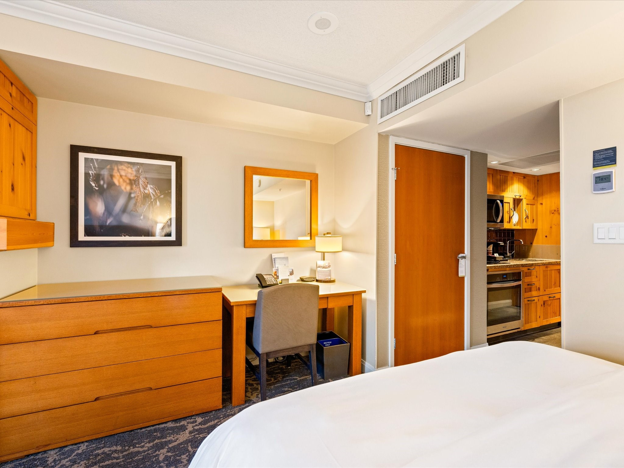 685-4090 Whistler Way image 4