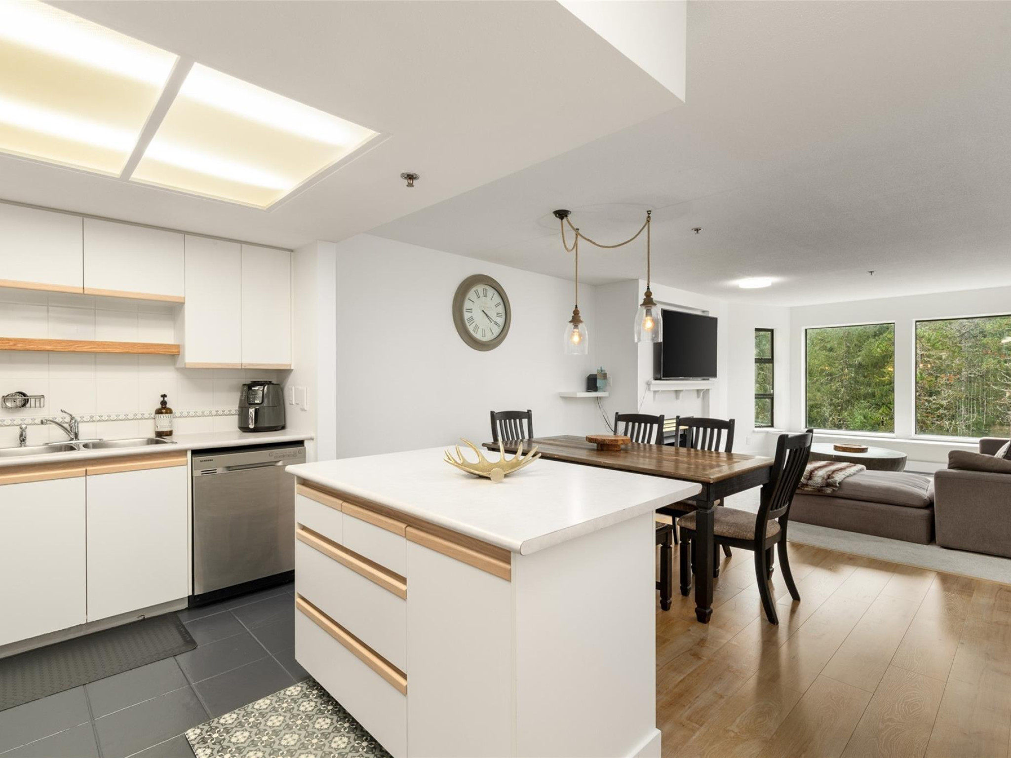 225-3309 Ptarmigan Place image 2