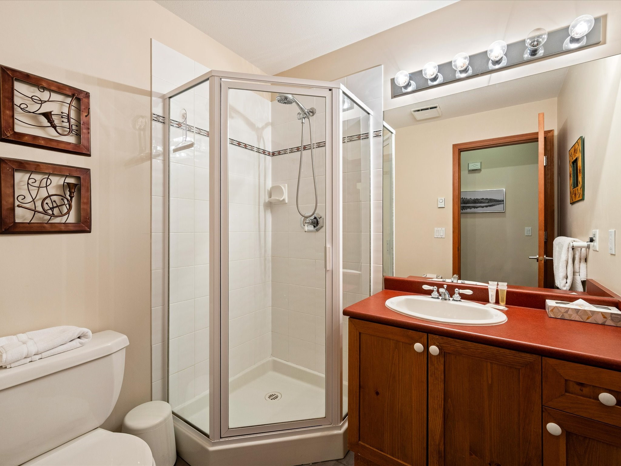 203-3300 Ptarmigan Place image 14