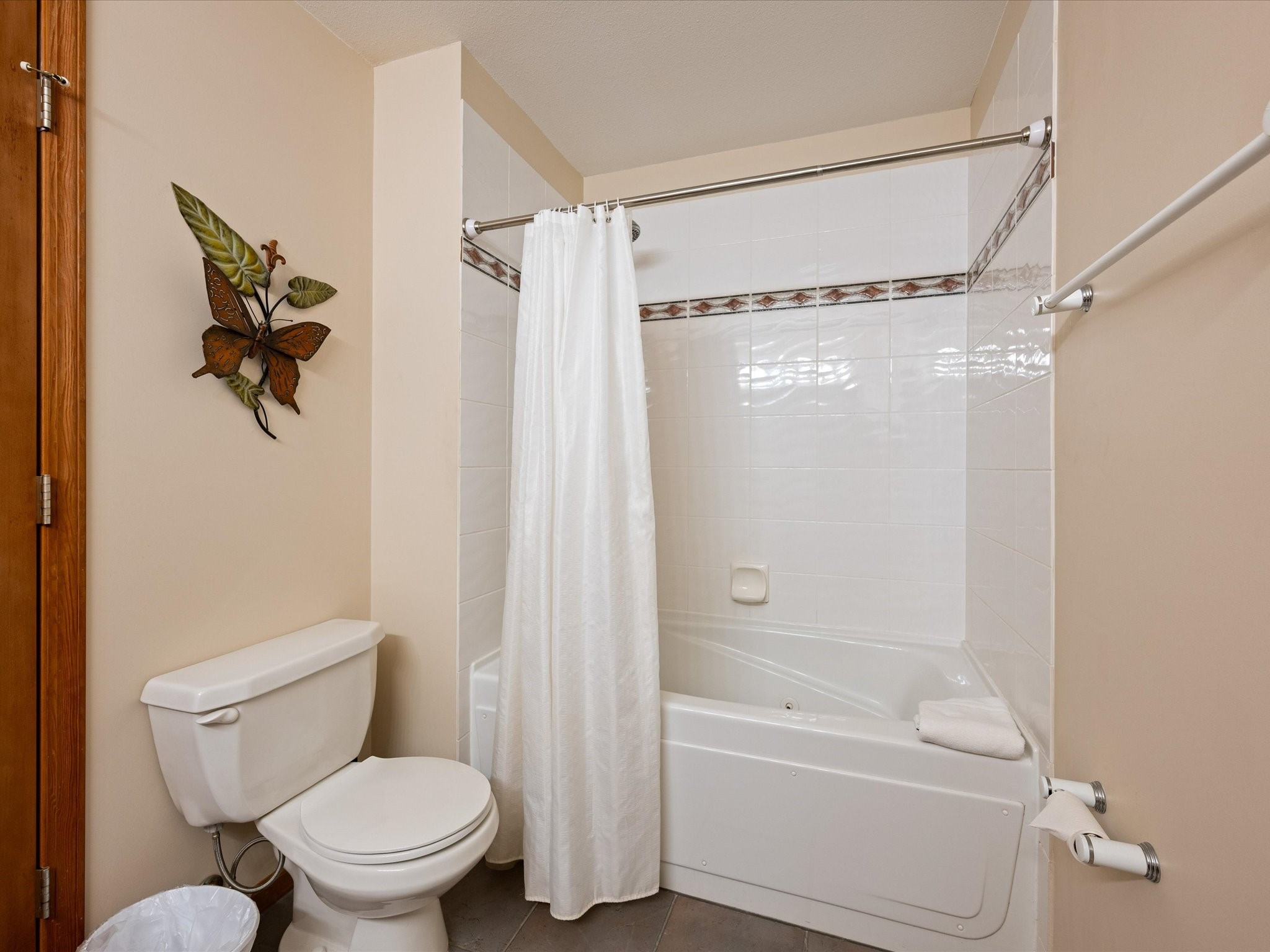 203-3300 Ptarmigan Place image 19