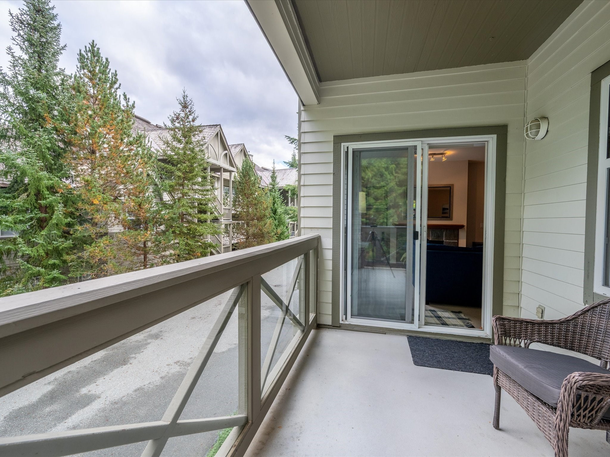 203-3300 Ptarmigan Place image 5