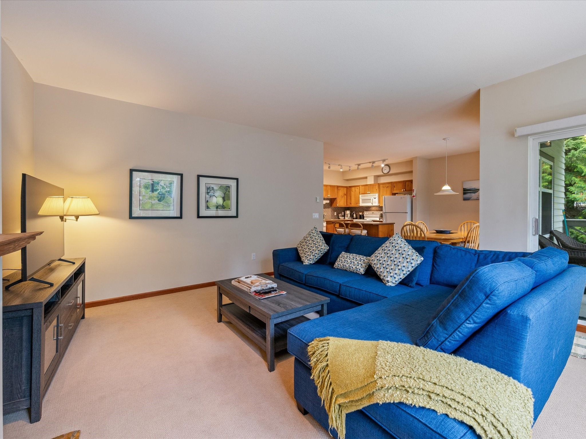 203-3300 Ptarmigan Place image 6