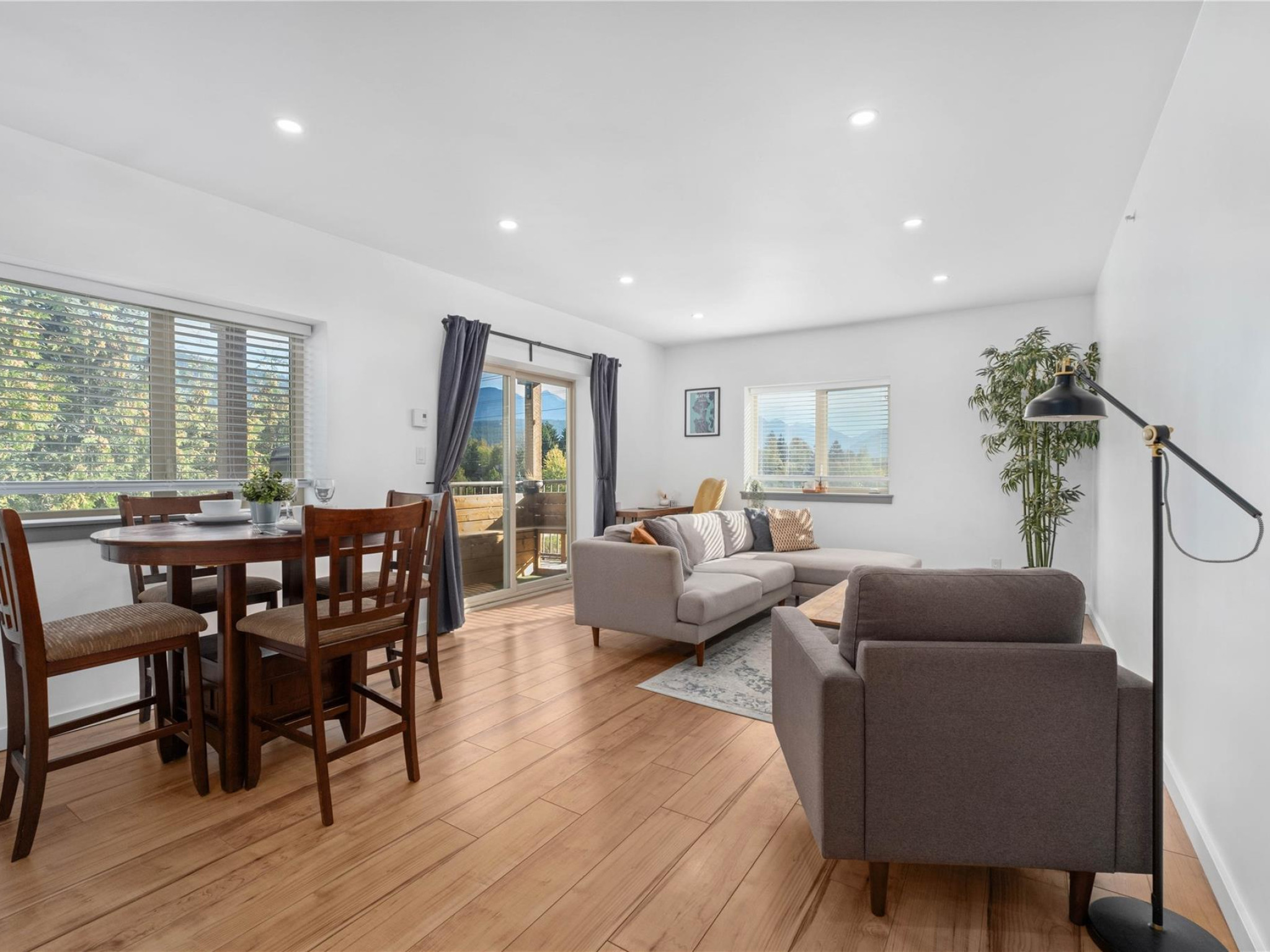 207-1411 Portage Road image 2