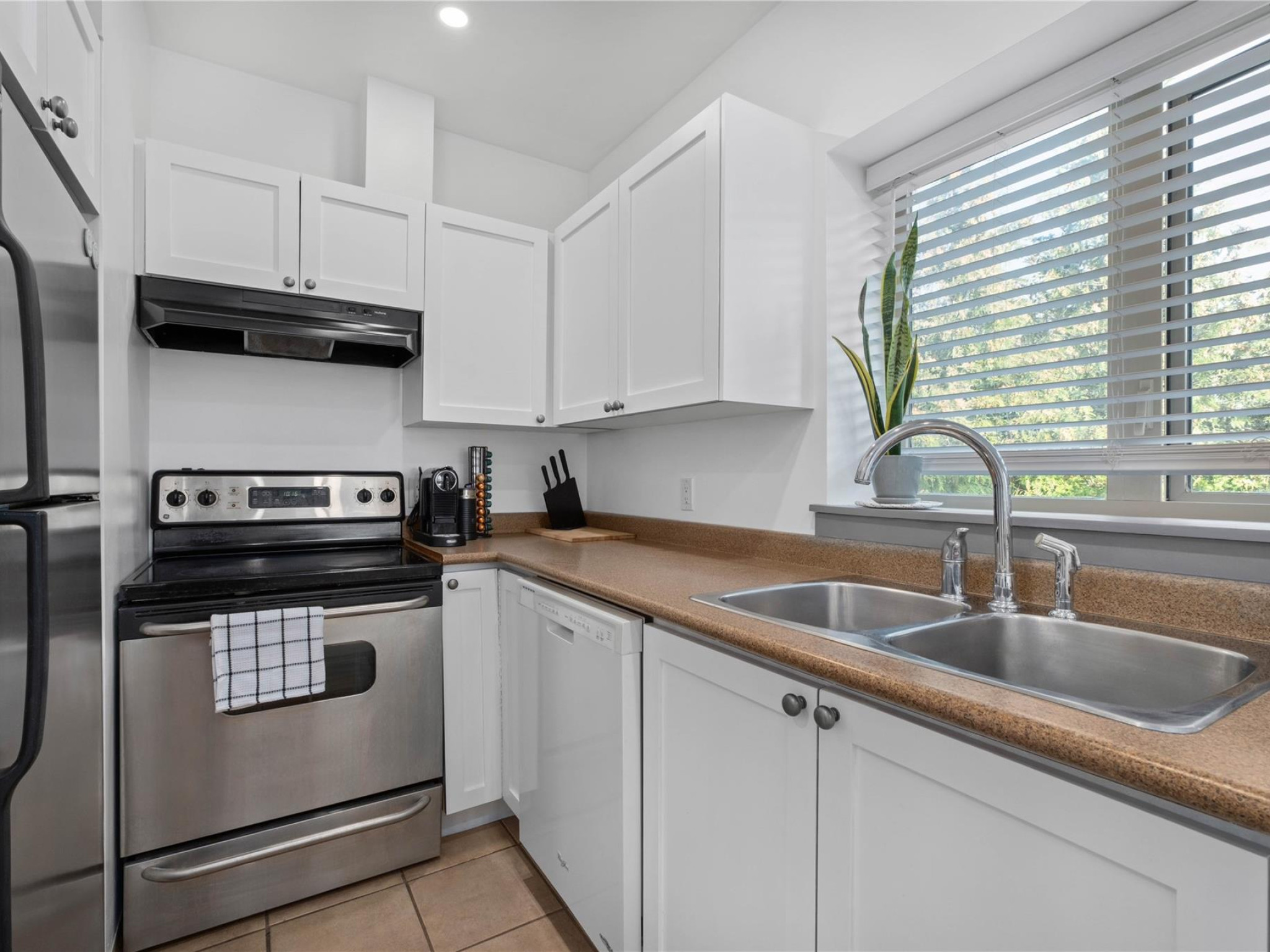 207-1411 Portage Road image 5