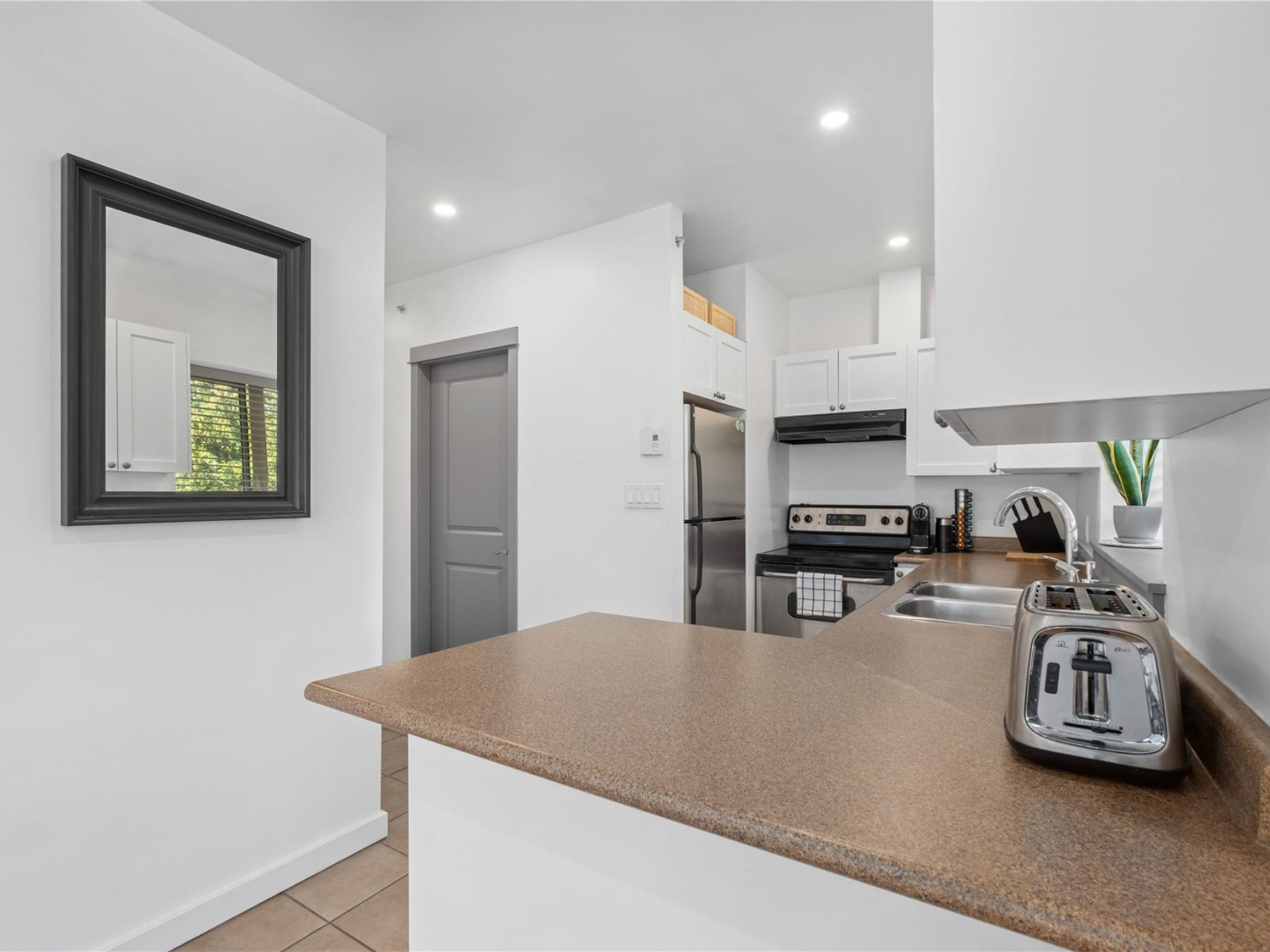 207-1411 Portage Road image 6