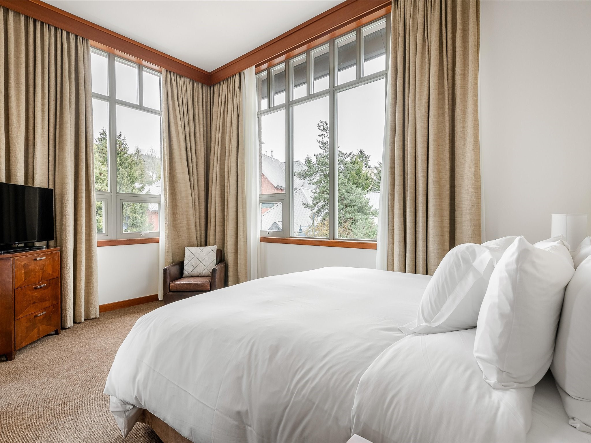 4407-4299 Blackcomb Way image 14