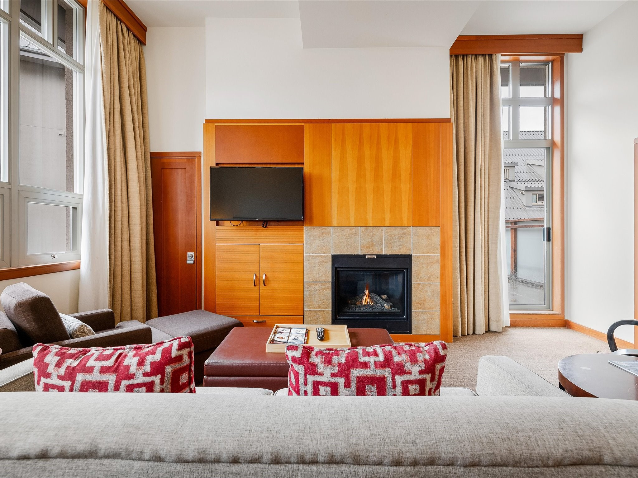 4407-4299 Blackcomb Way image 2