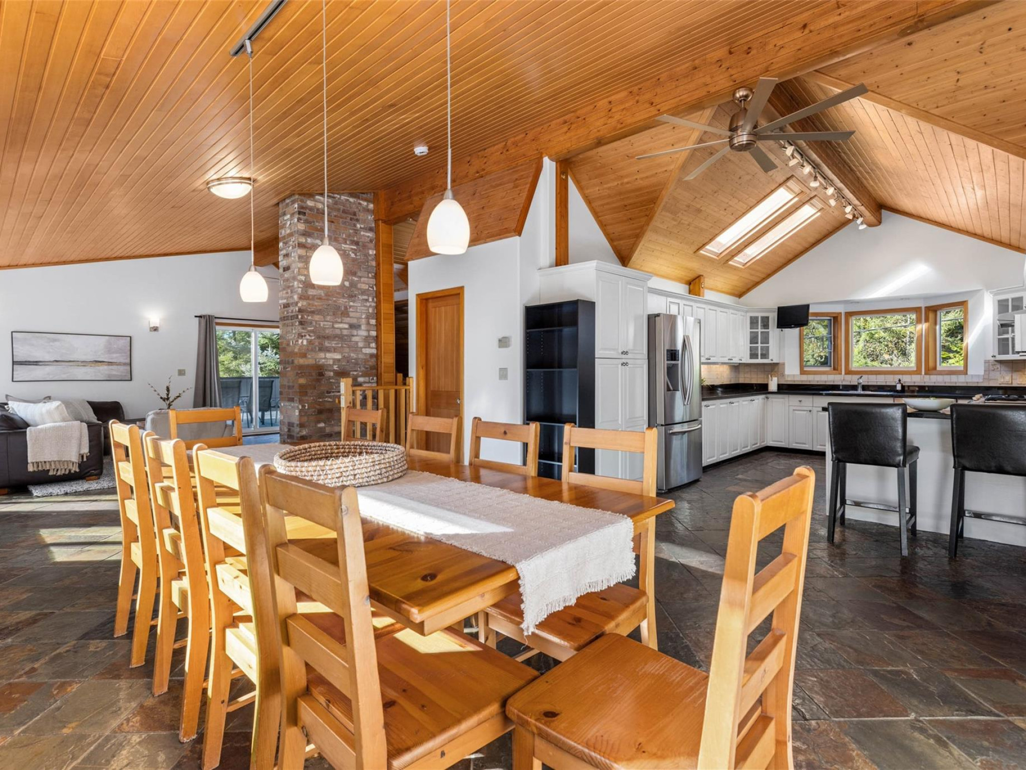 9548 Emerald Drive image 10