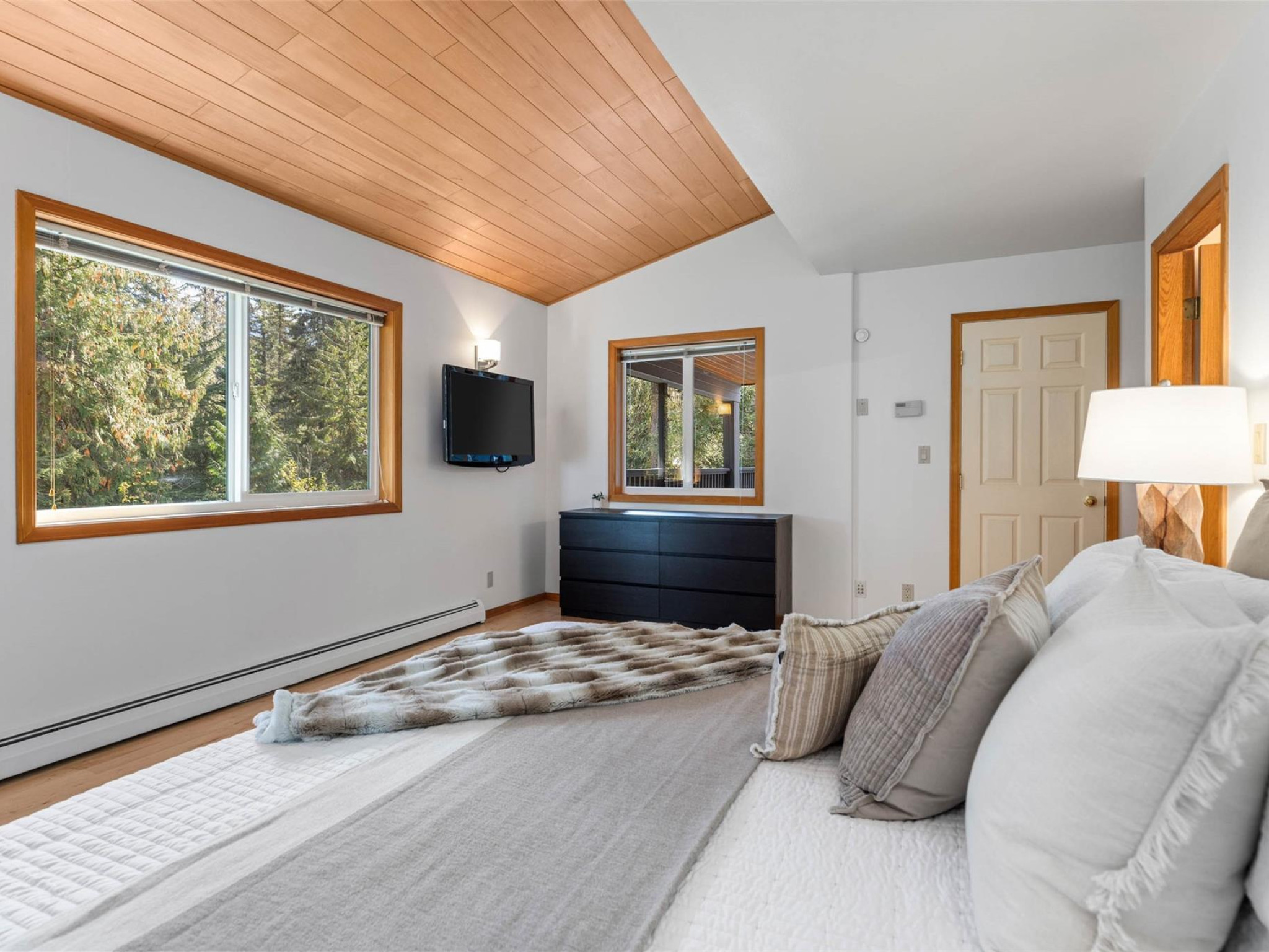 9548 Emerald Drive image 16