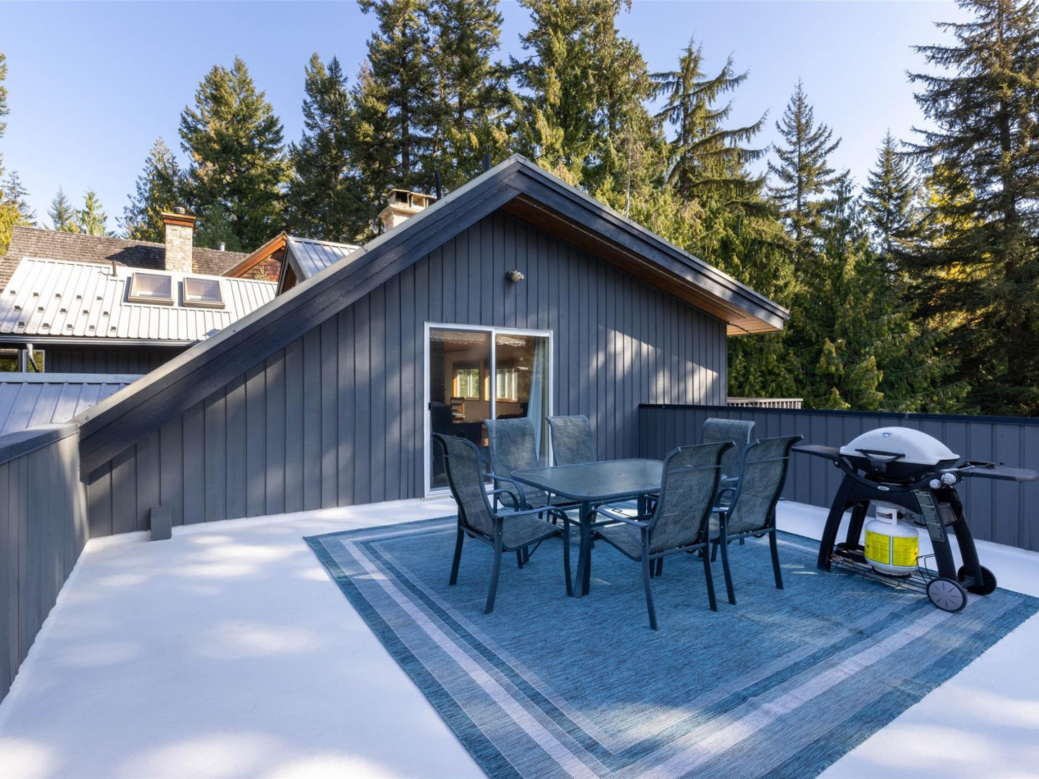 9548 Emerald Drive image 17