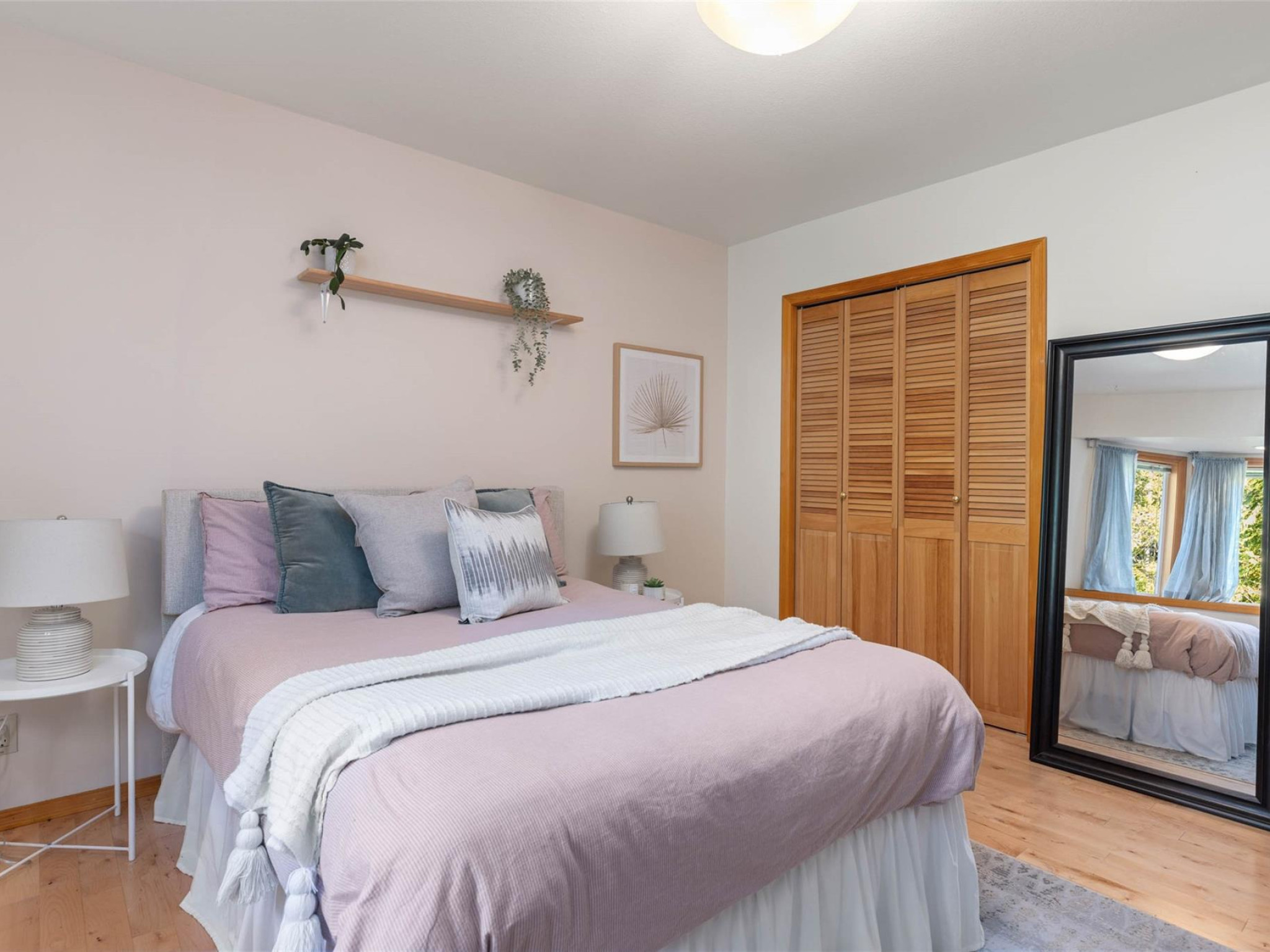 9548 Emerald Drive image 23