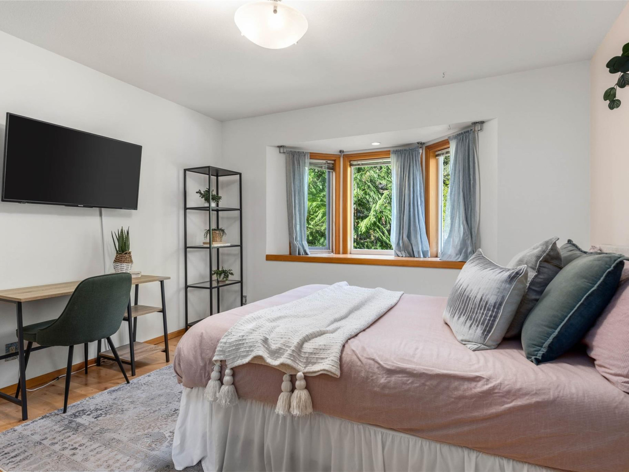 9548 Emerald Drive image 24