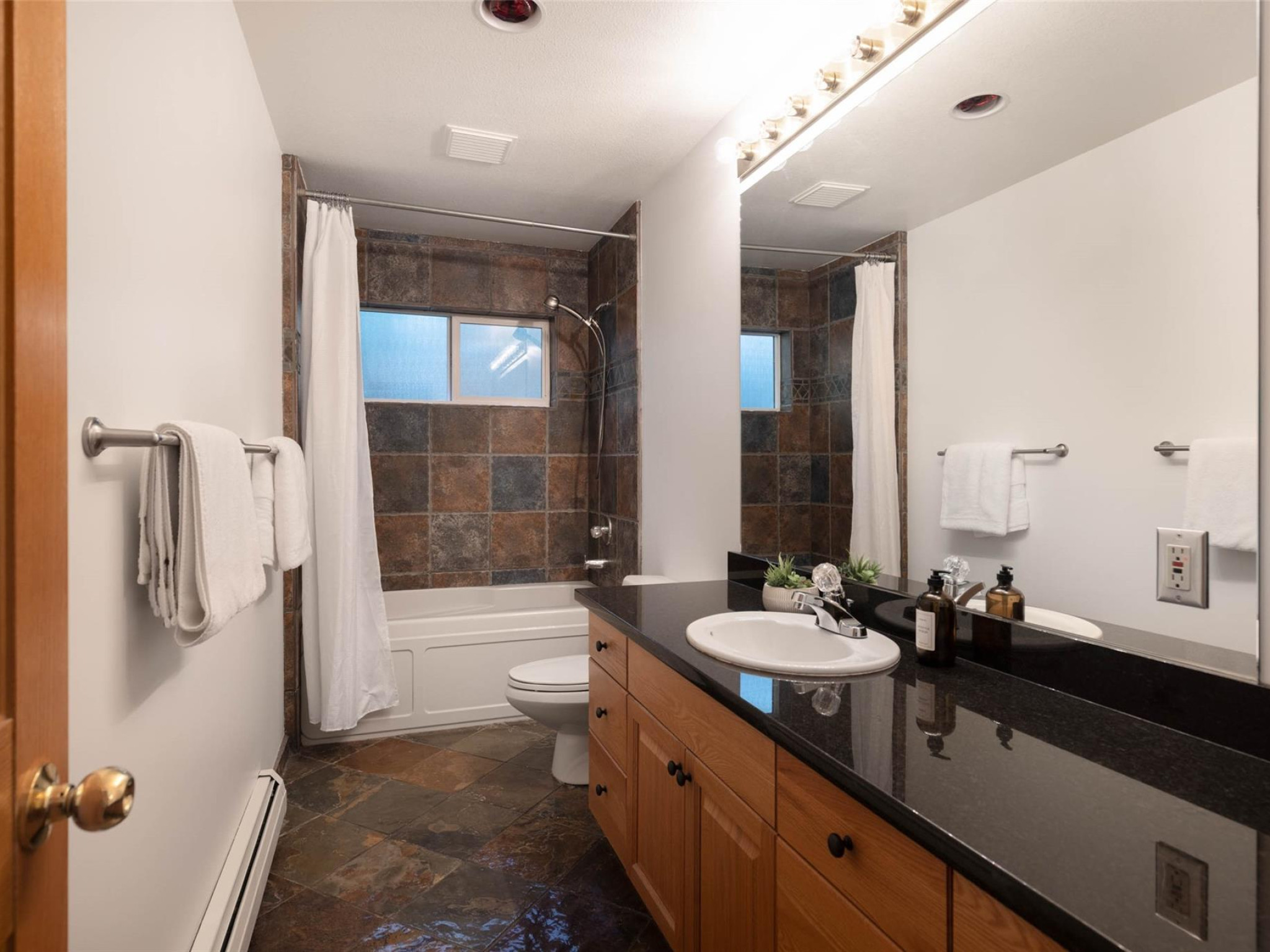 9548 Emerald Drive image 25