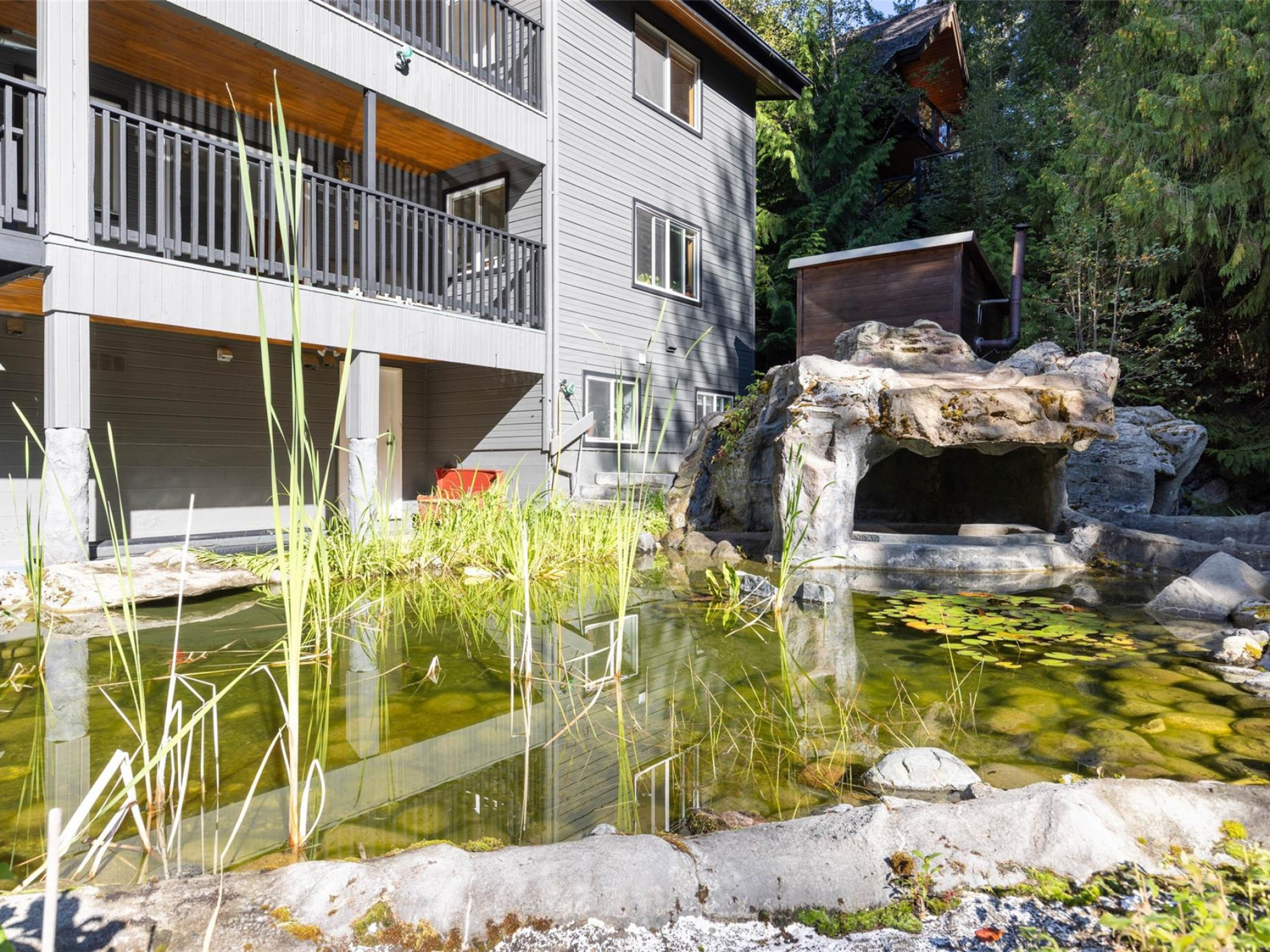 9548 Emerald Drive image 35