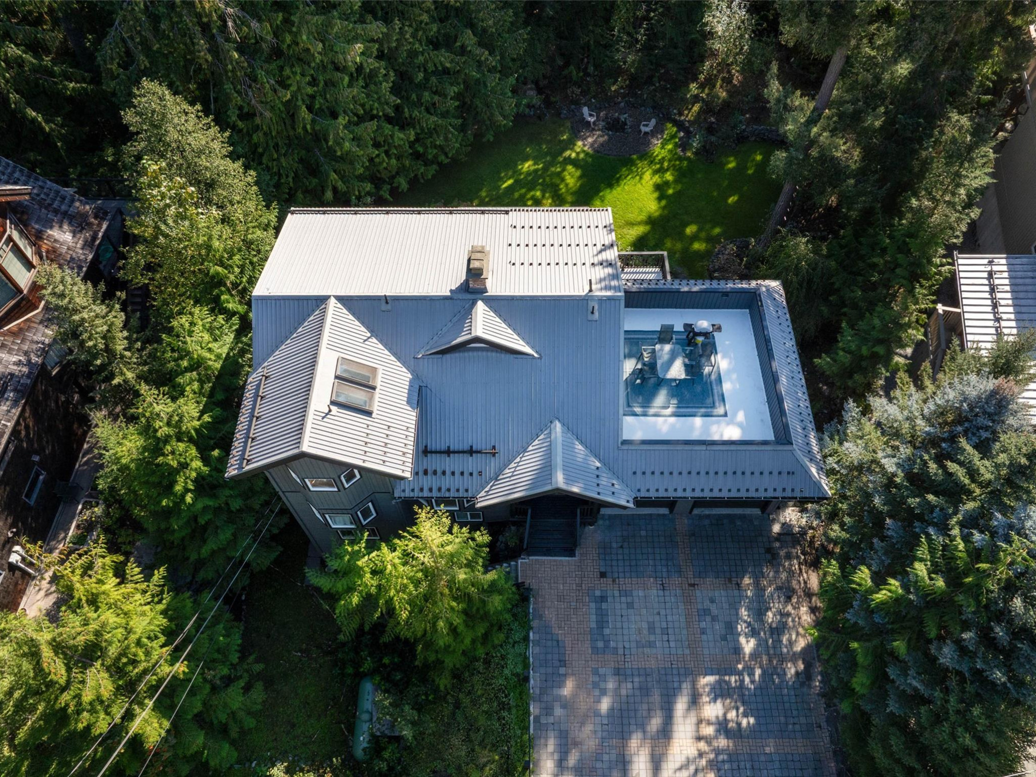 9548 Emerald Drive image 36