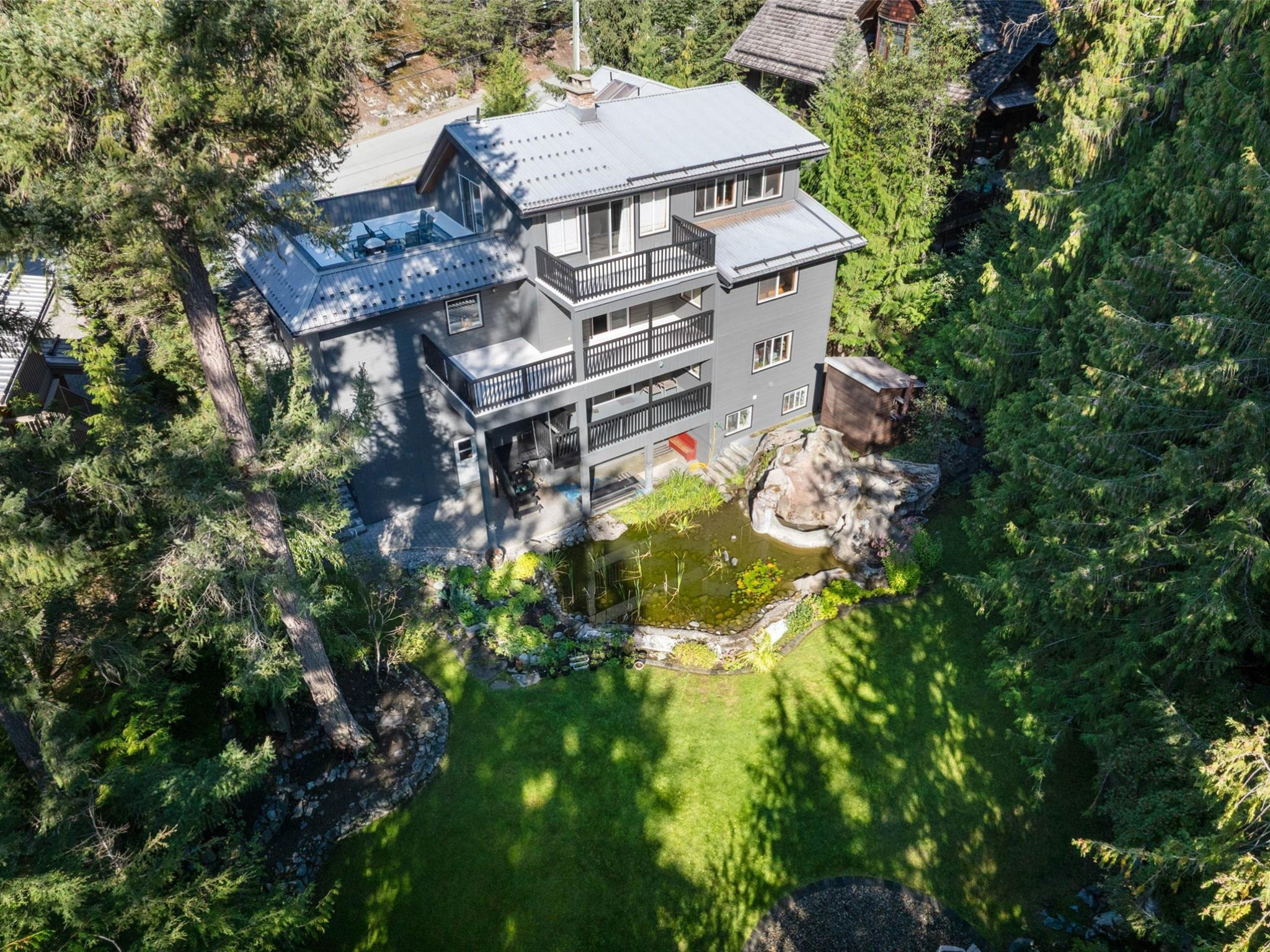 9548 Emerald Drive image 3