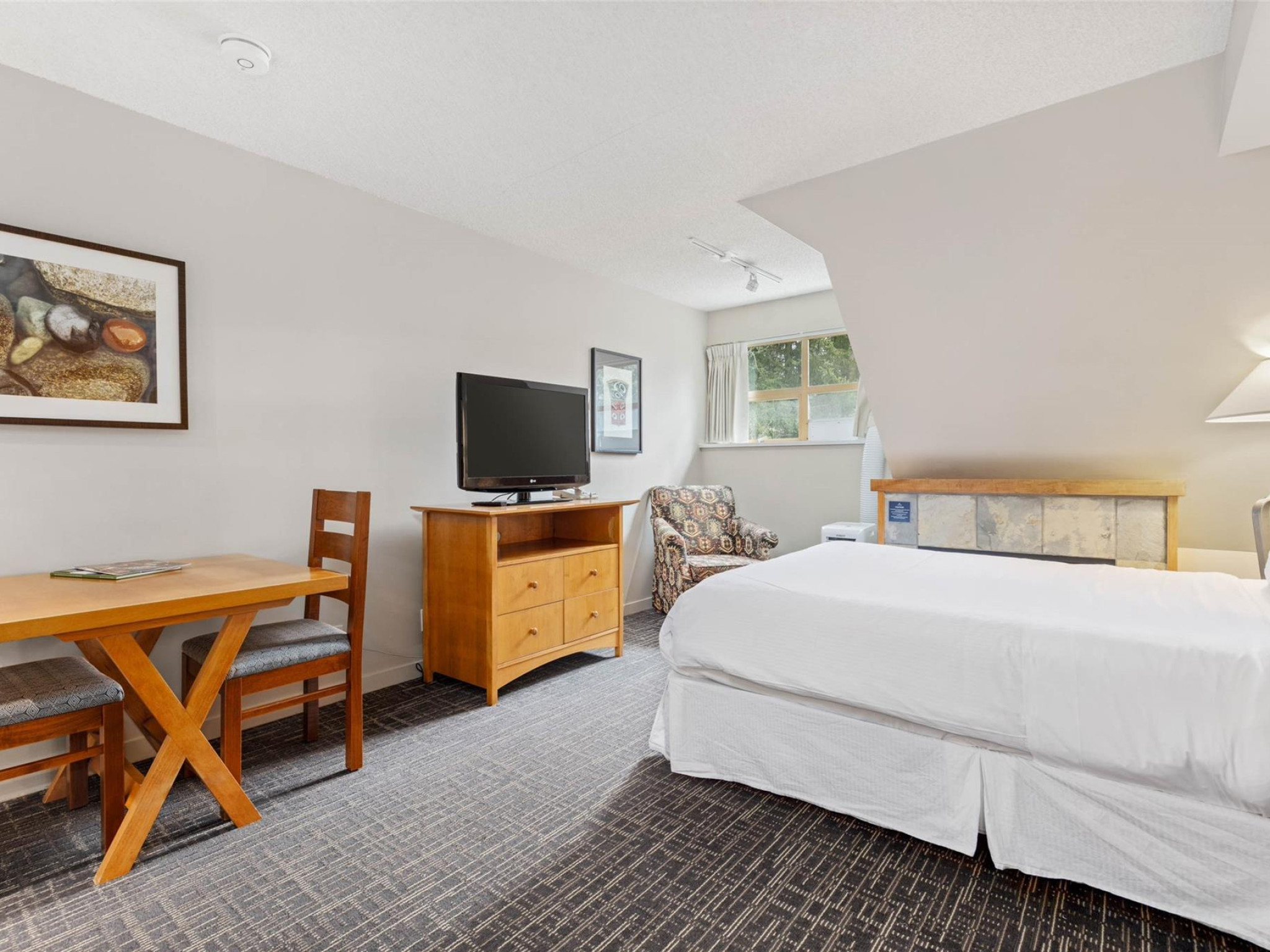 4407-4295 Blackcomb Way image 3